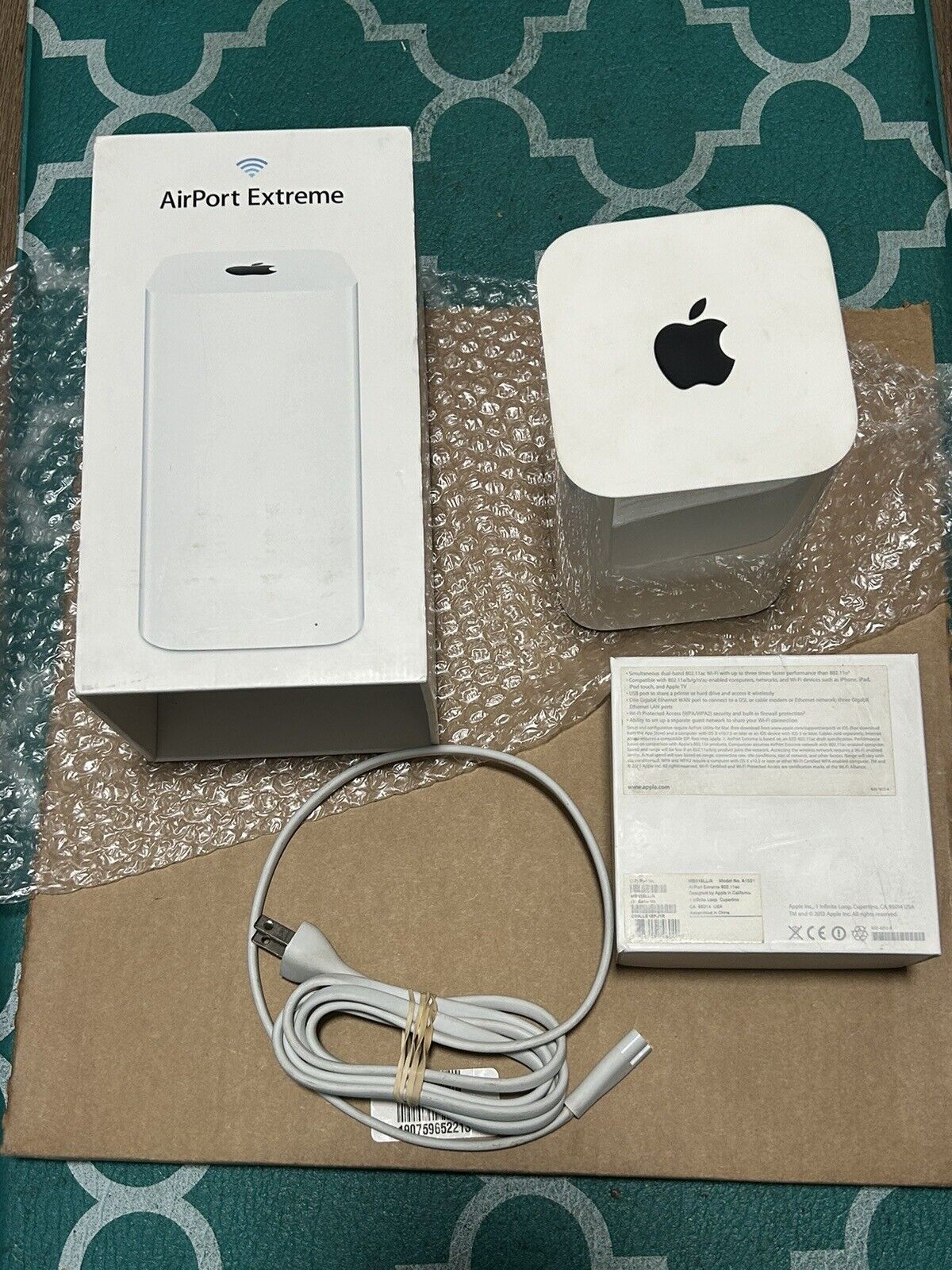 Apple AirPort Extreme Wireless Router ME918LL/A Wi-Fi 802.11ac A1521