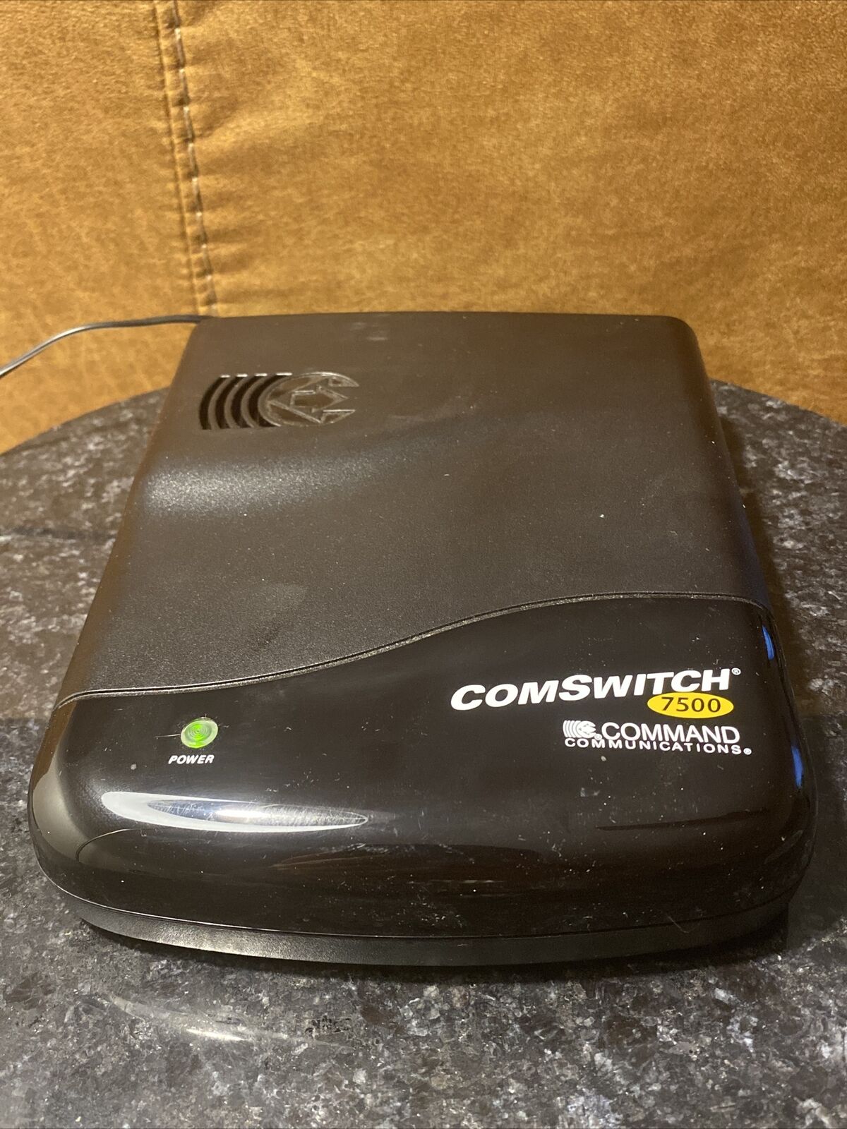 COMMAND COMSWITCH 7500 PHONE COMPUTER MANAGEMENT 4 Ports Multi line POWERS UP