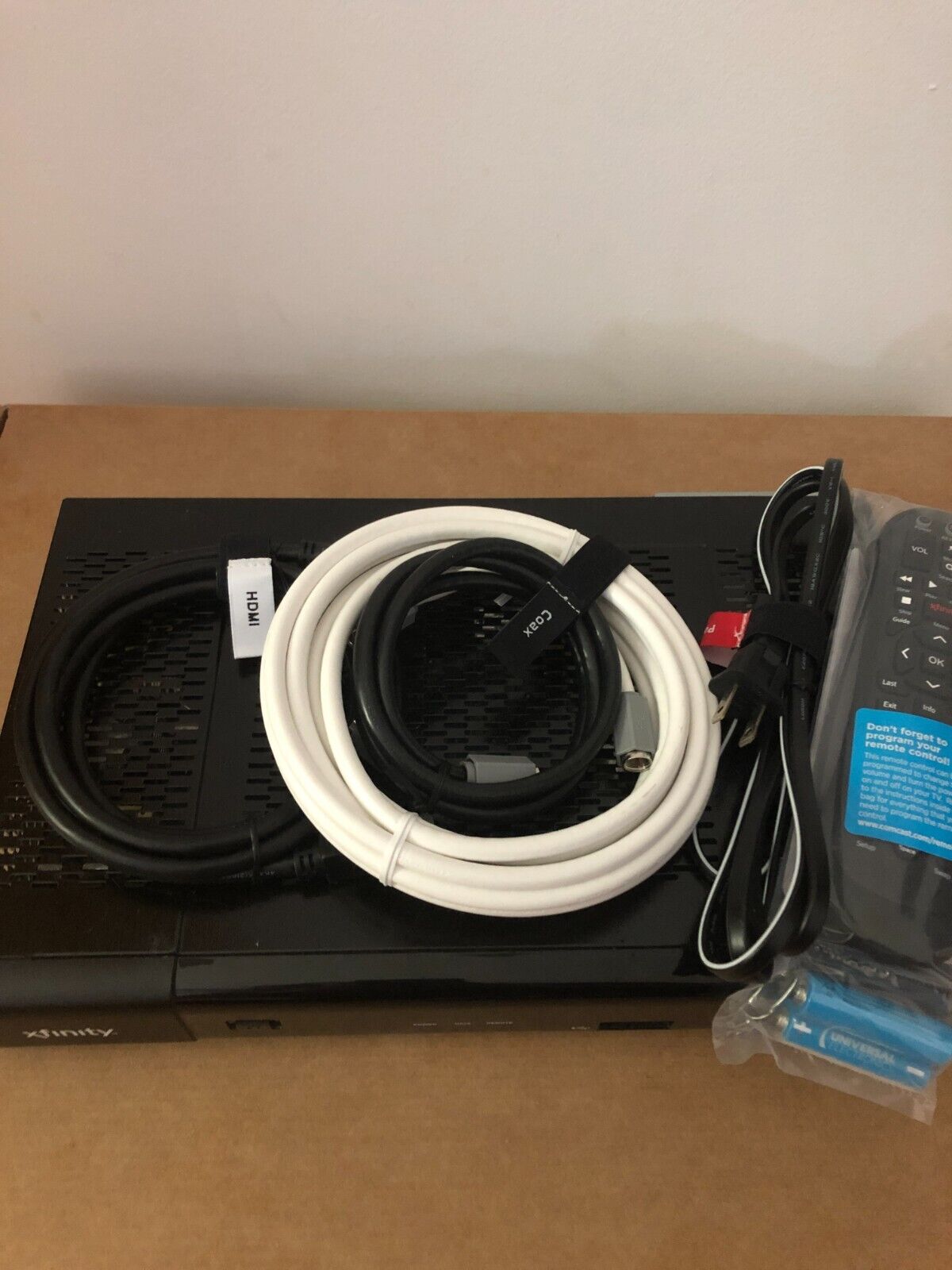 CISCO RNG 150N Comcast Xfinity Cable Converter Box w/ remote, cables and cord