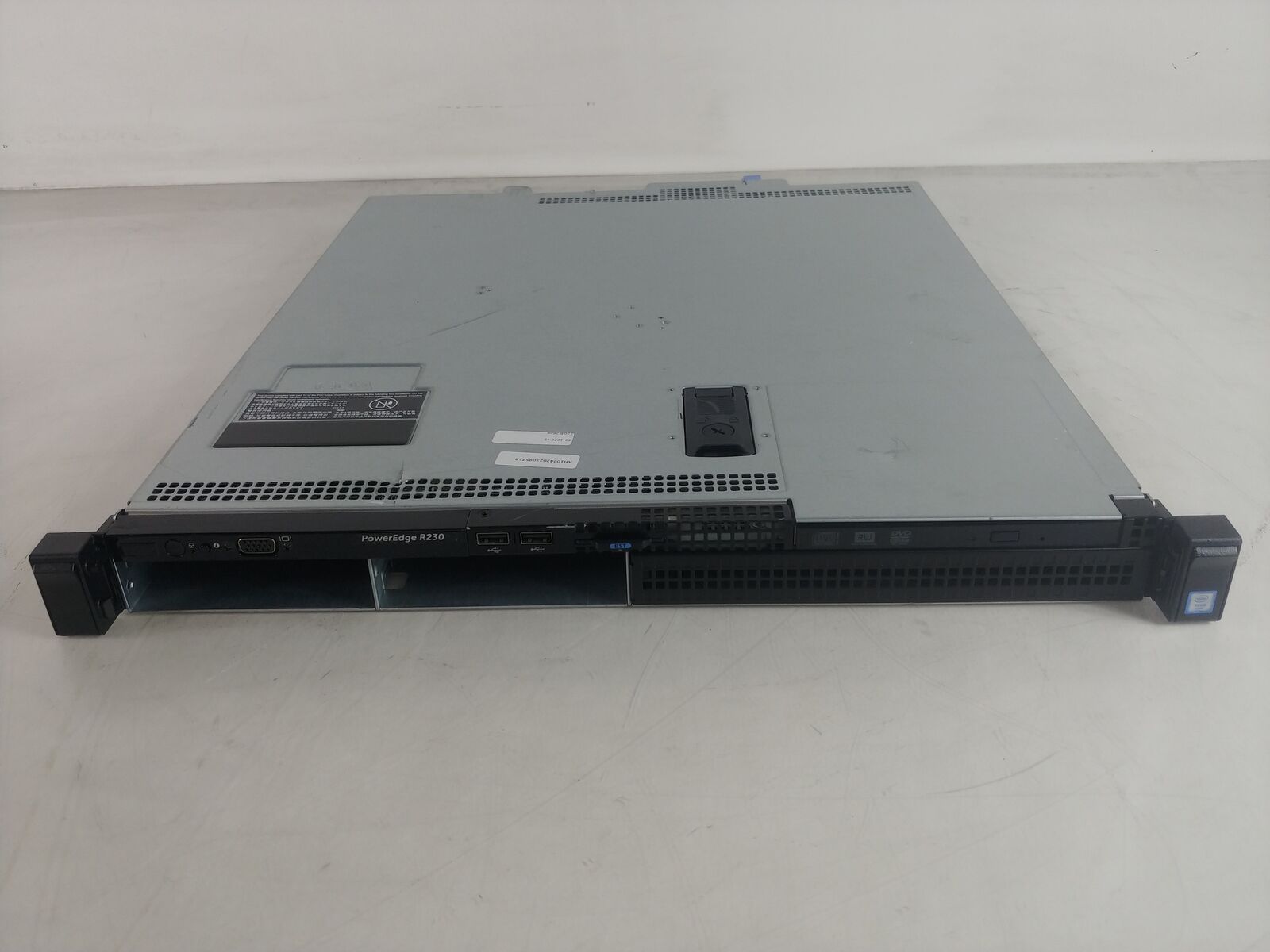 Dell PowerEdge R230 Xeon E3-1220 v5 32 GB PC4-21333 1U Server No Drives/No OS A1