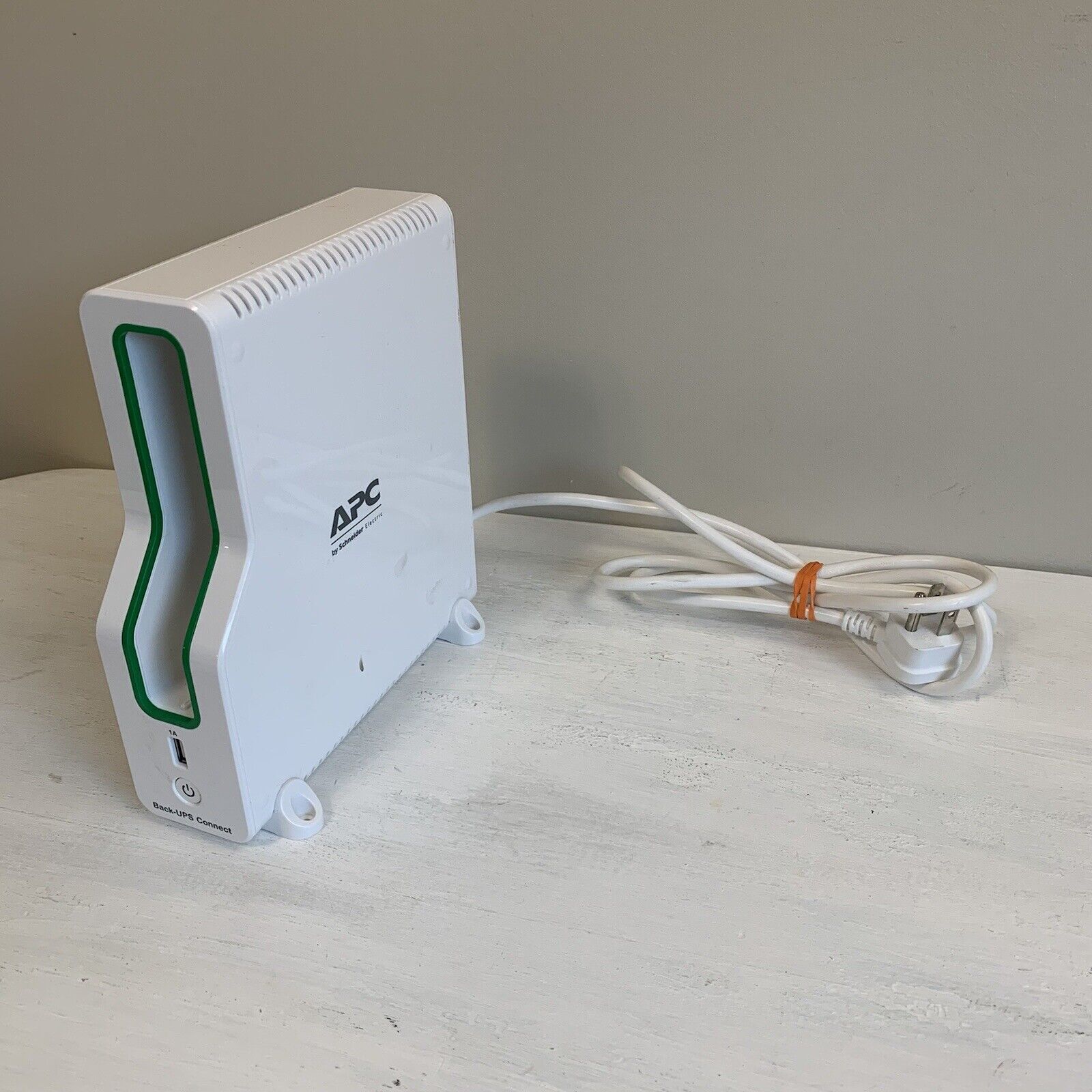 APC Back-UPS Connect 50 Lithium Ion Network UPS, Mobile Power Bank BGE50ML