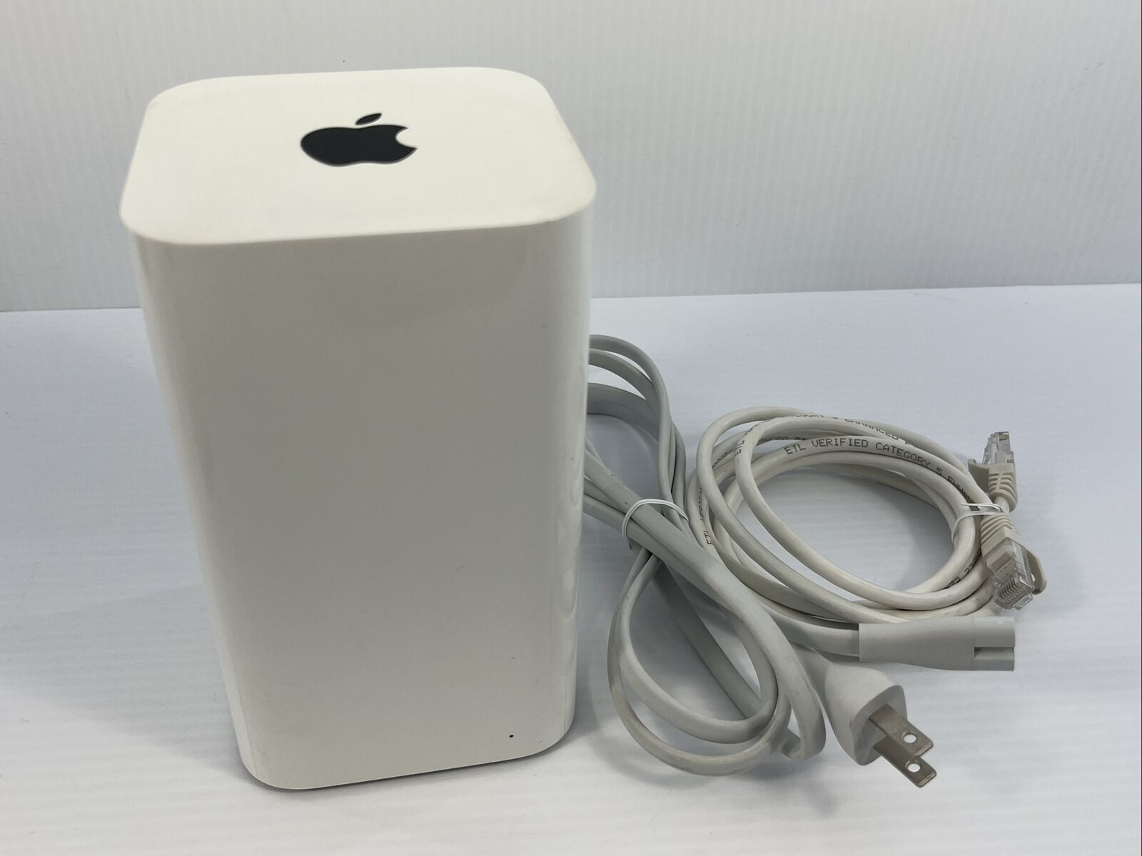 Apple AirPort Time Capsule 2TB 5th Gen A1470 Wireless AC Router w/ Cords