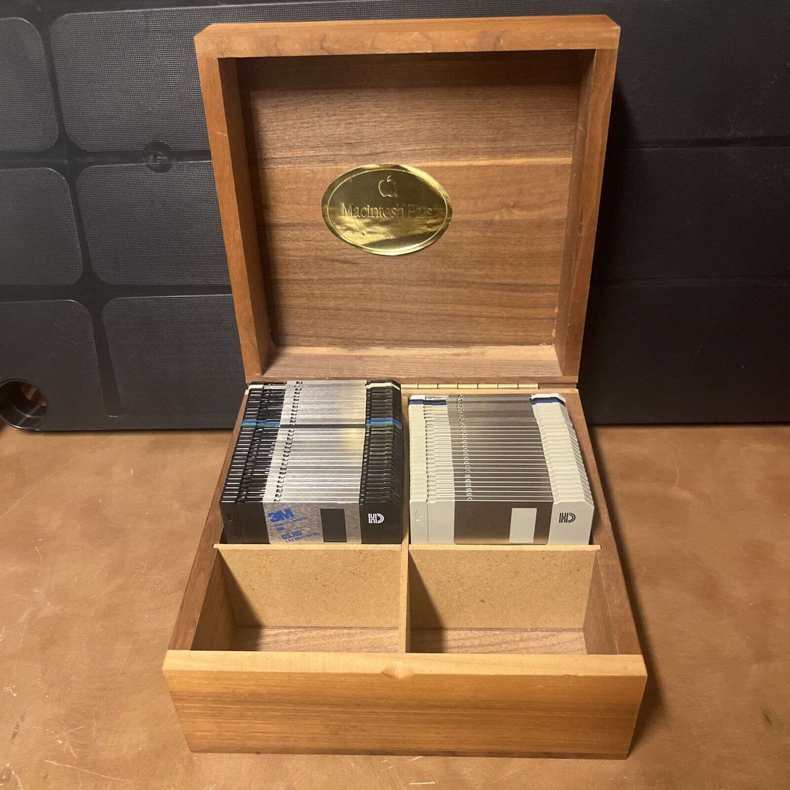 Vintage 1980's Apple Macintosh Plus Wooden Storage Box - With Floppy Disc Lot