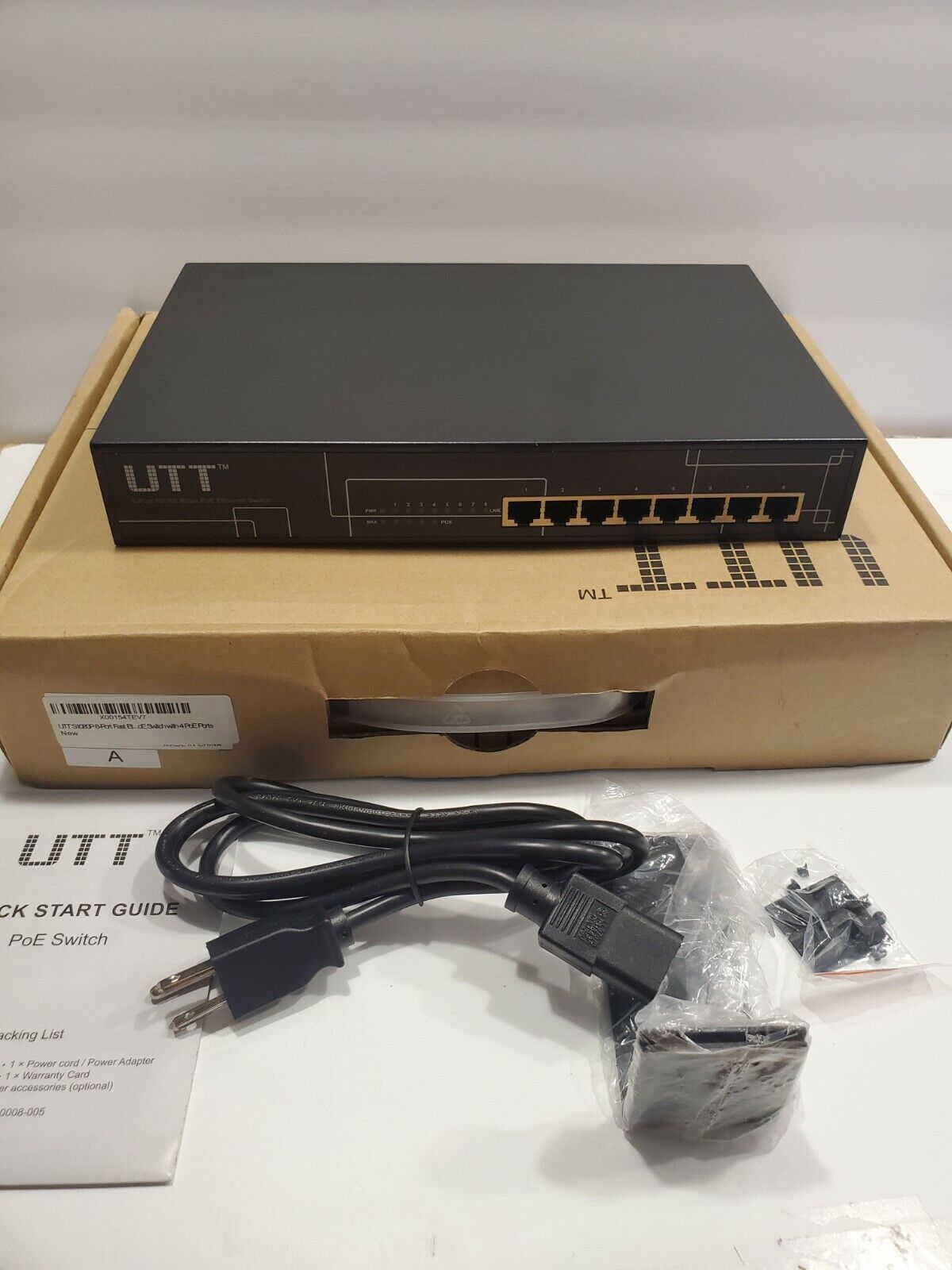 UTT S1080P 8-Port Unmanaged Fast Ethernet PoE Switch, 65W, for IP Phone/ Camera