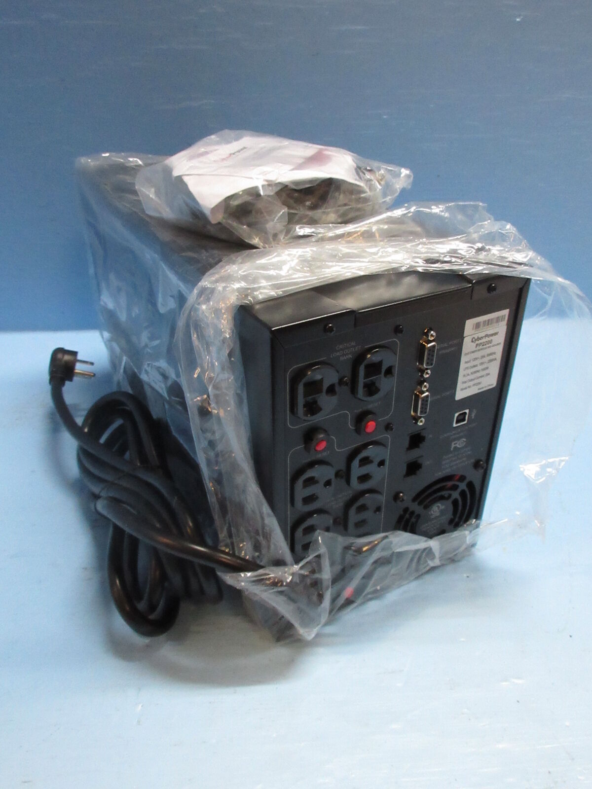 New Cyber-Power PP2200SW Uninterruptible Power System UPS PP2200 120V 50/60Hz