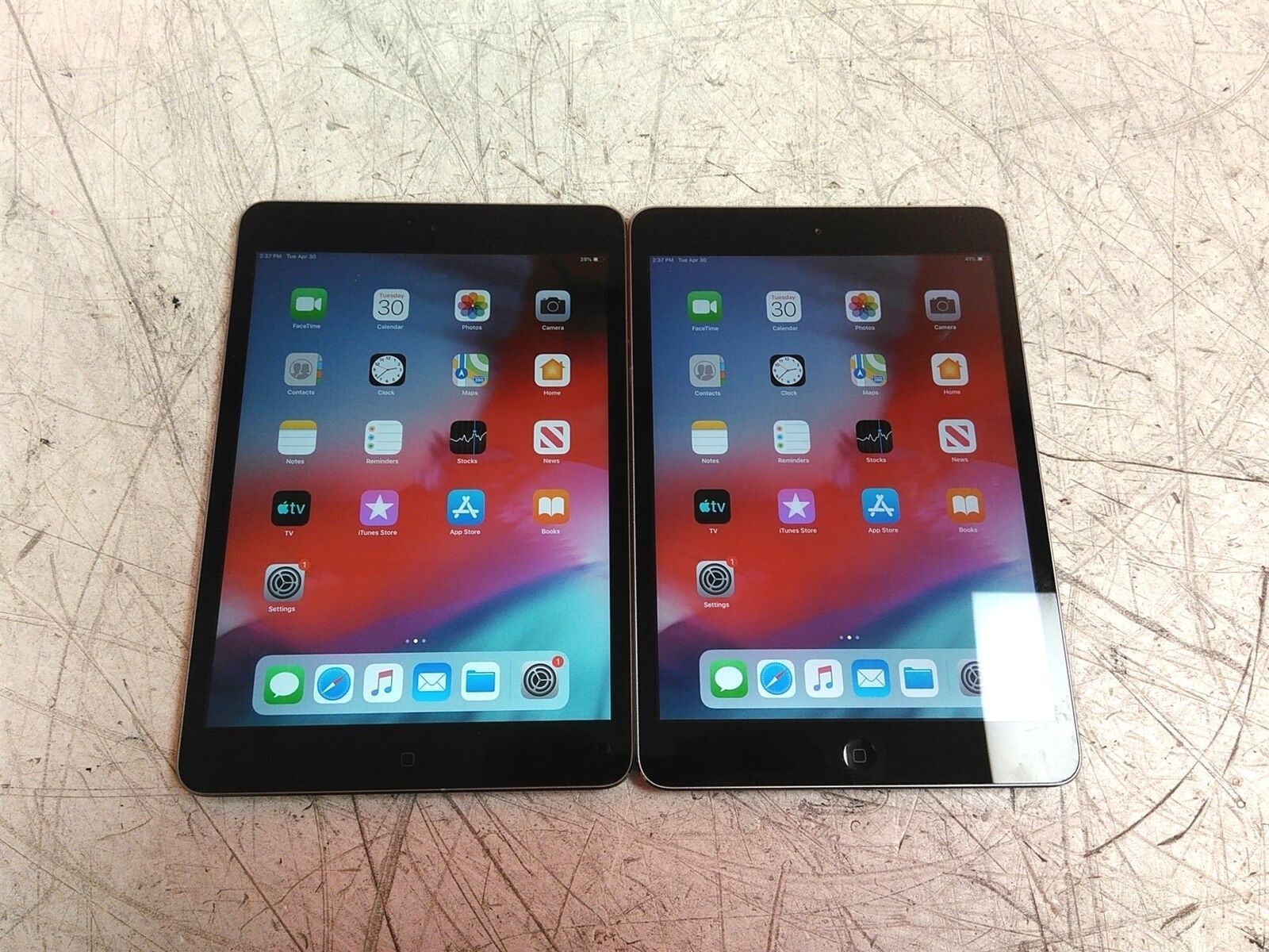 Lot of 2 Apple iPad Mini 2nd Generation A1489 32GB Black 7.9\