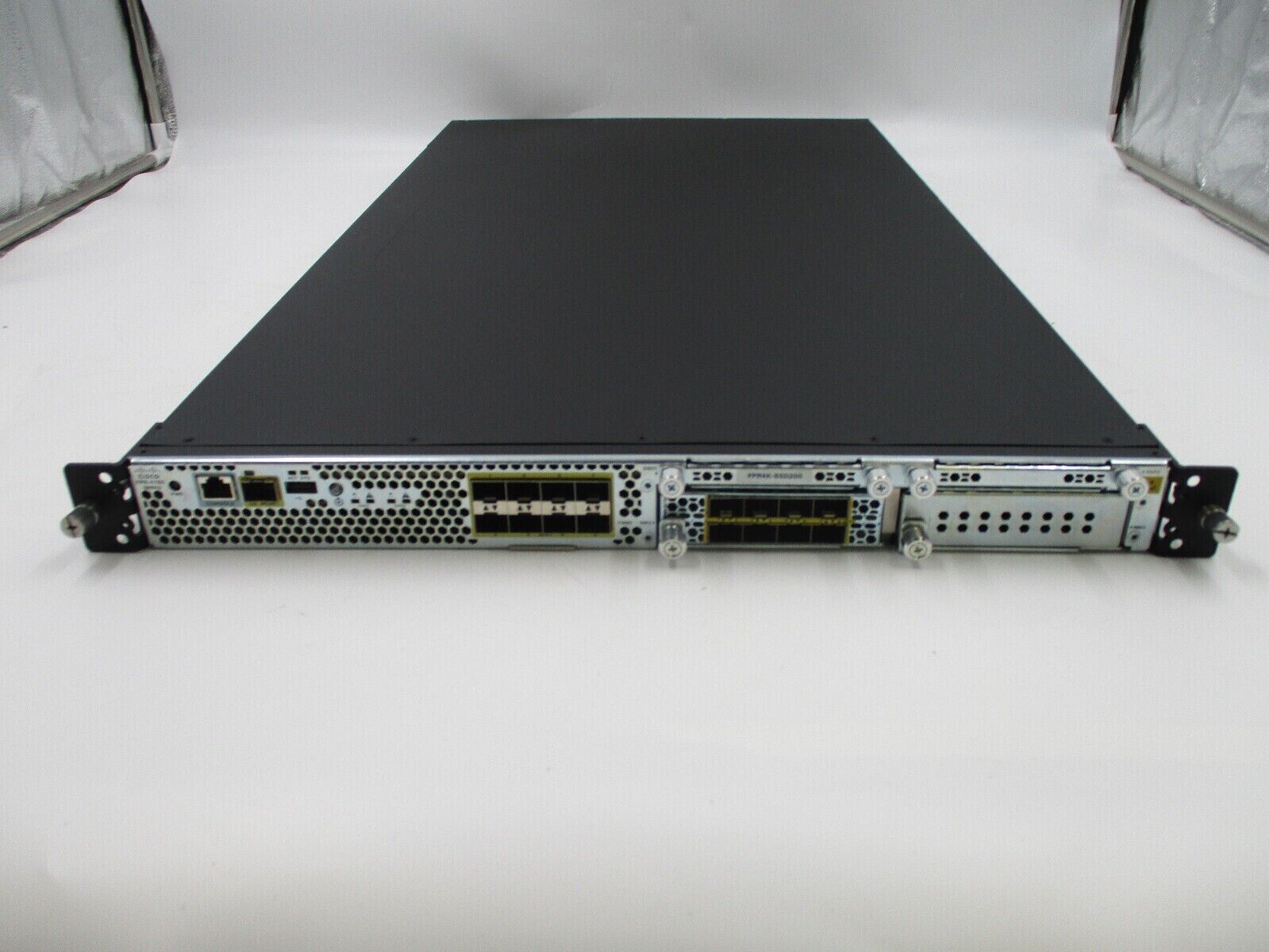 Cisco Firepower FPR4145-NGIPS-K9 - Security Appliance + FPR-NM-8X10G NO SSD