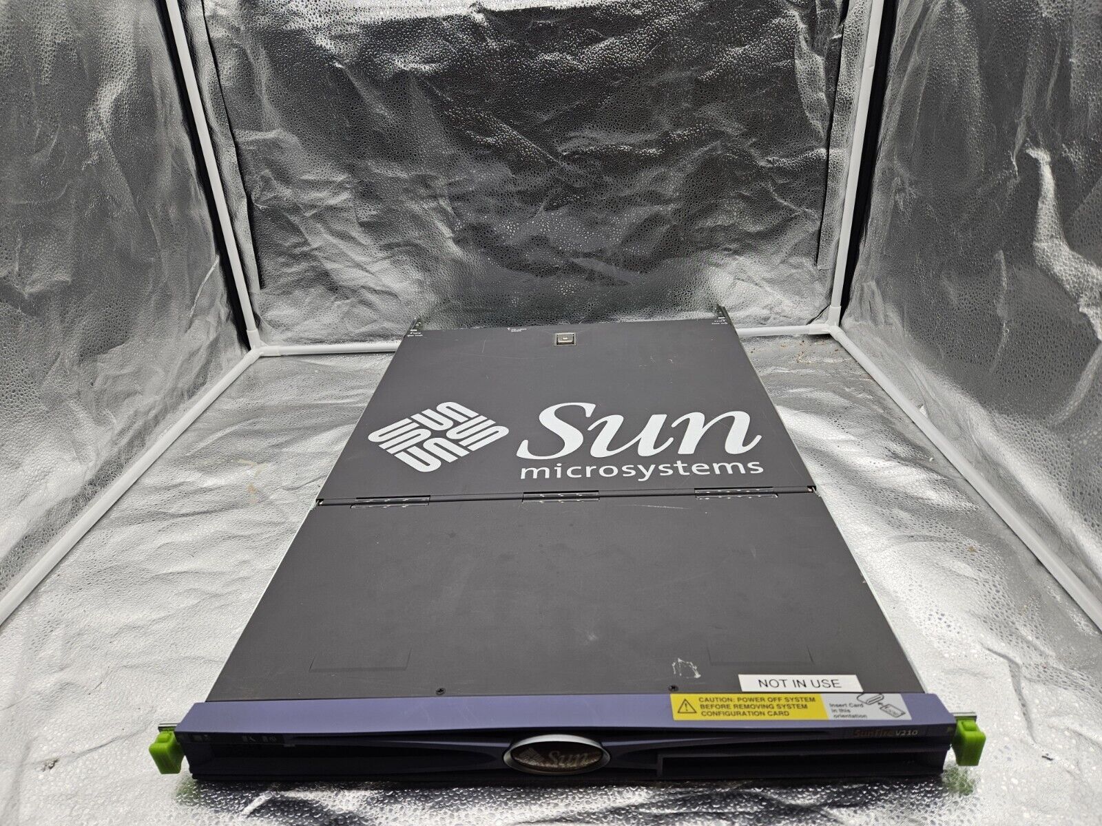 SUN Microsystems SUN Fire V210 - Dual Processor, 2MB memory, 2 x 36GB 10K HDDs