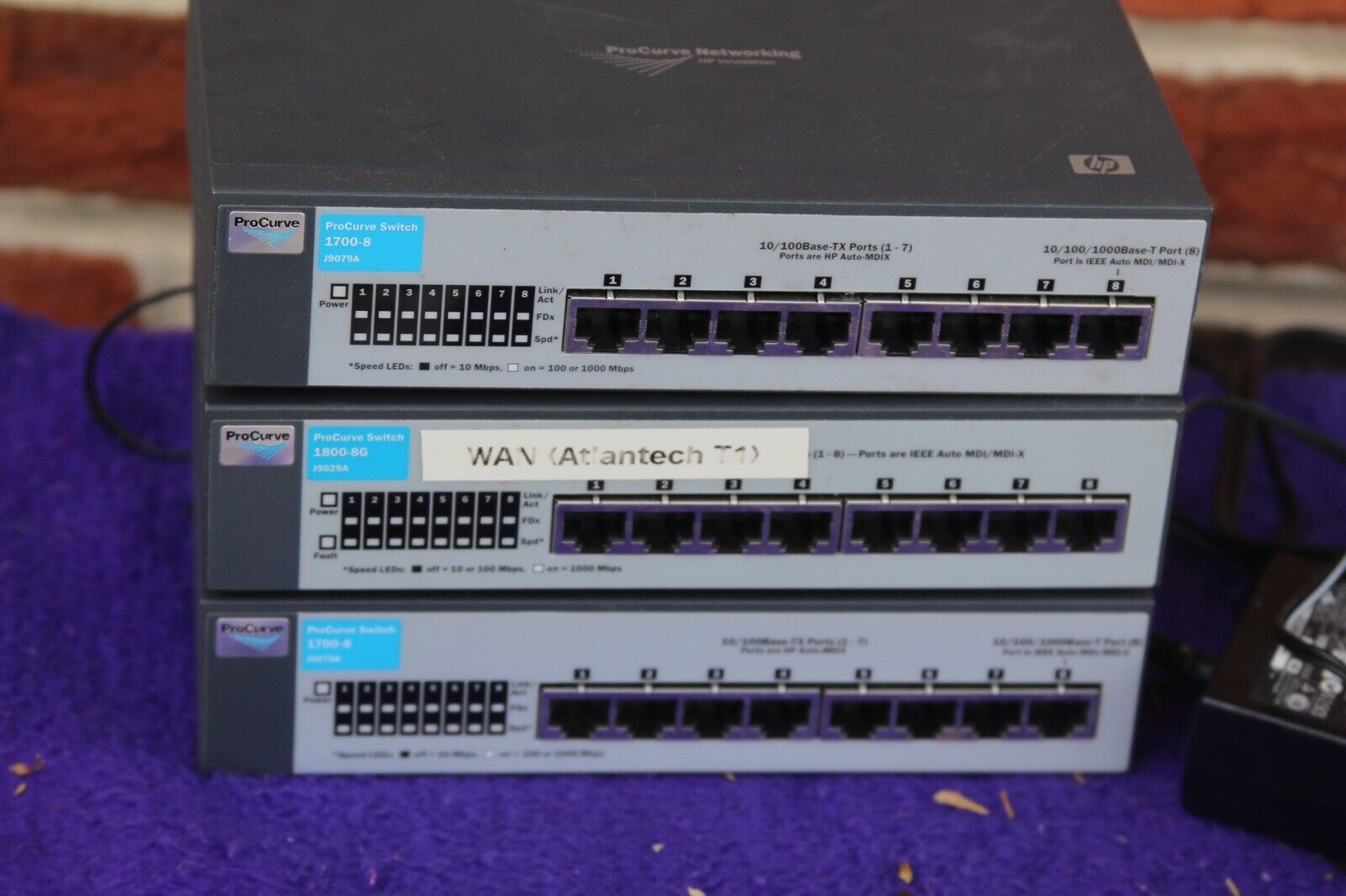 LOT OF 3 HP ProCurve 1700-8 (J9079A)  7-Port 100Mbits Ethernet Switch