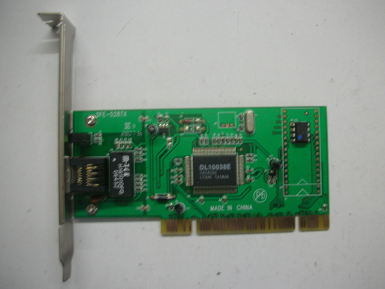 D-Link DFE-528TX DL10038E RJ45 PCI