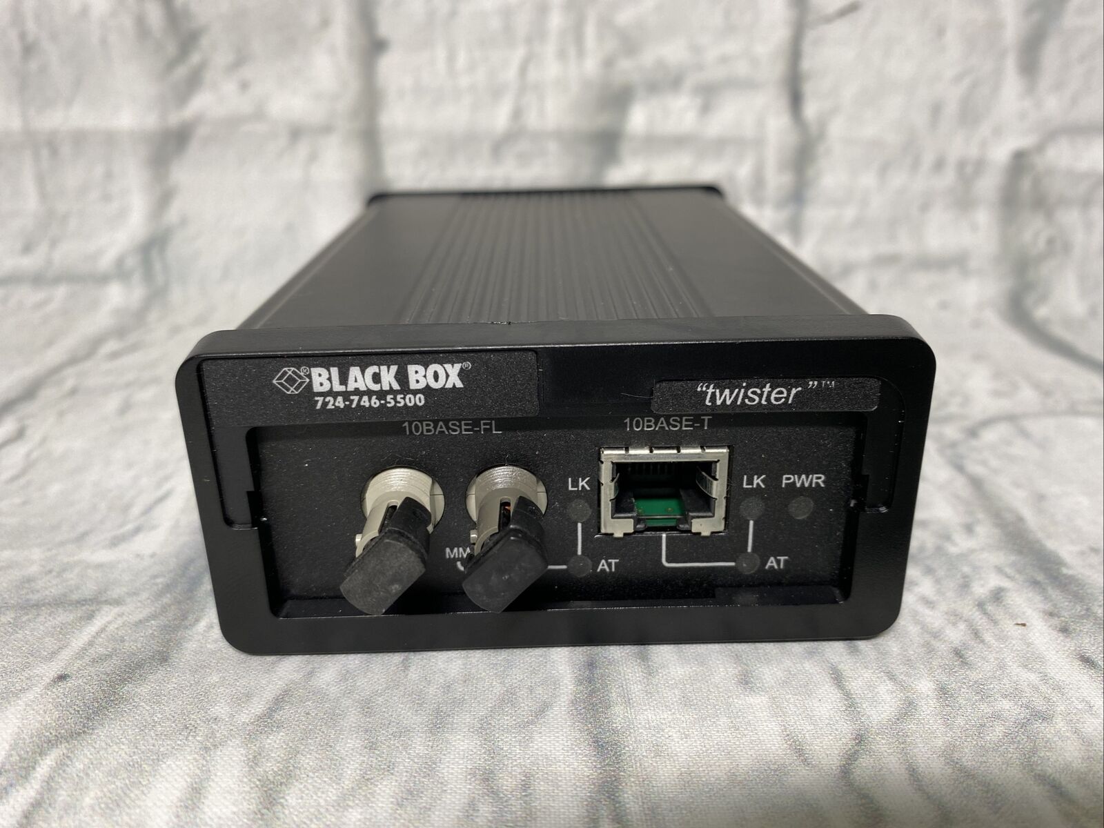 Black Box Twister 724-746-5500 Media Converter Box No Power Cord
