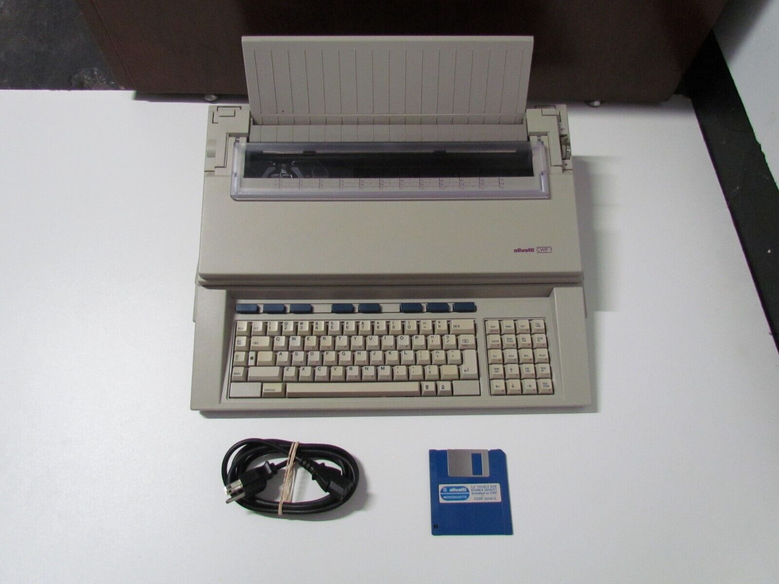 Vintage Olivetti CWP-1 Computerized Word Processor - Powers On - Untested