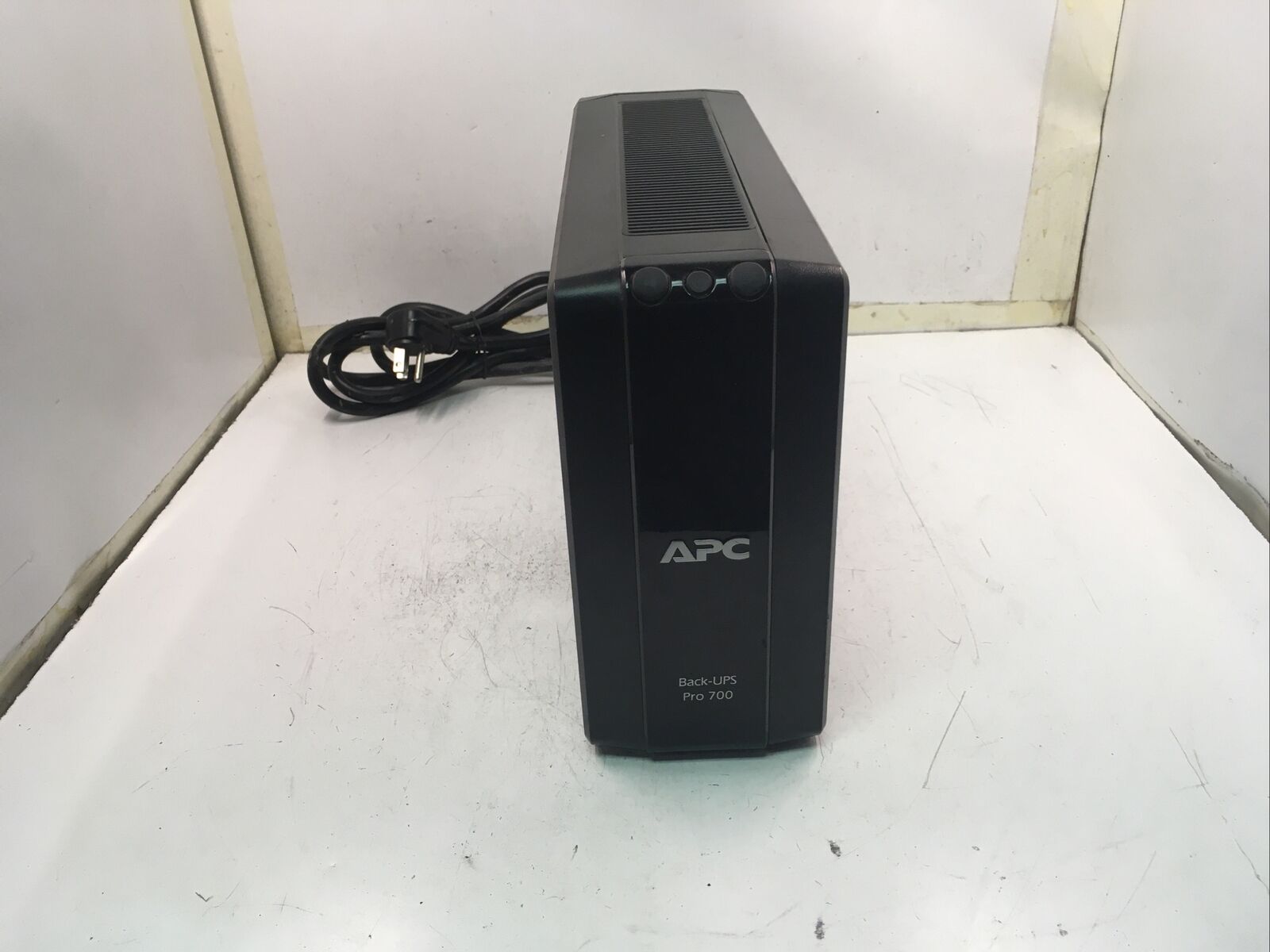 Used APC Pro 700 Back-UPS -- Model Number BR700G **No Battery**