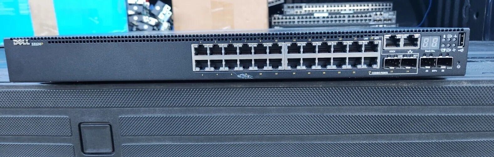 DELL S3124P Networking EMC 24 Port Network Switch 2x SFP+ 2x 715W PSU