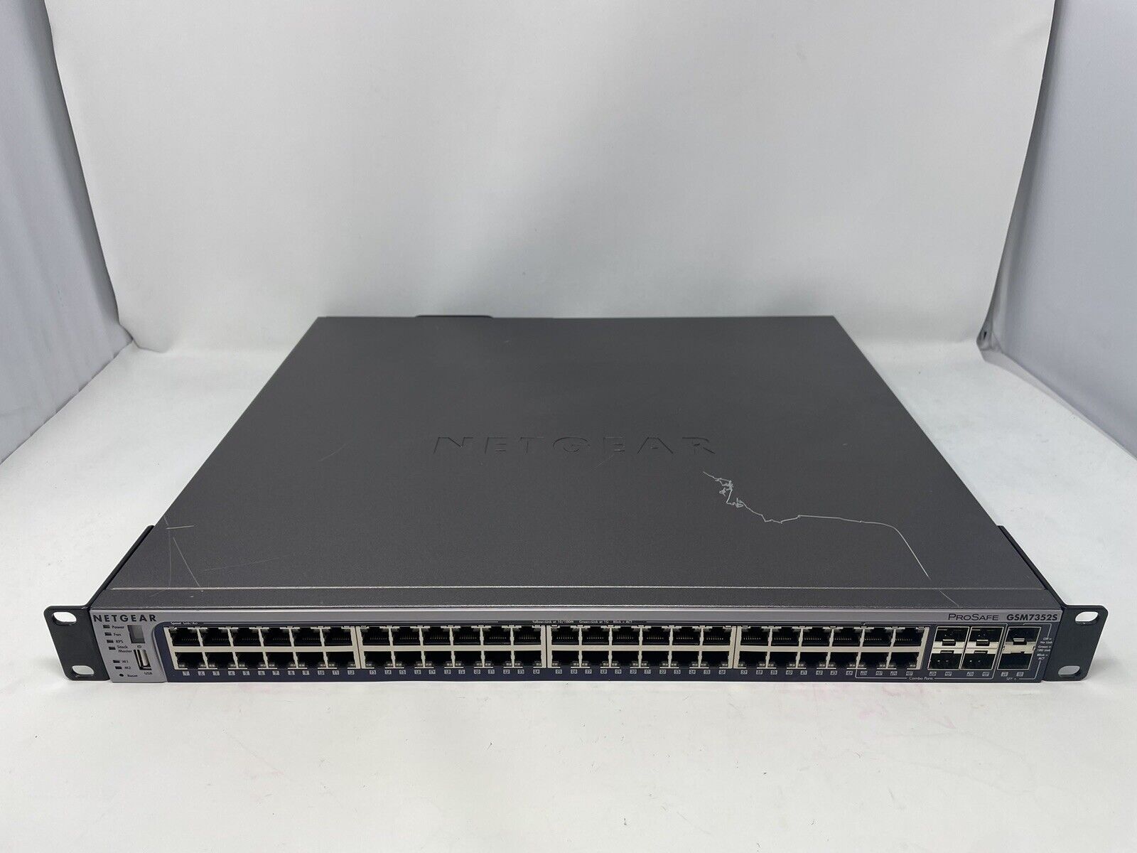 NETGEAR GSM7352S V2H1 ProSAFE 48+4 Gigabit Ethernet L3 Managed Stackable Switch