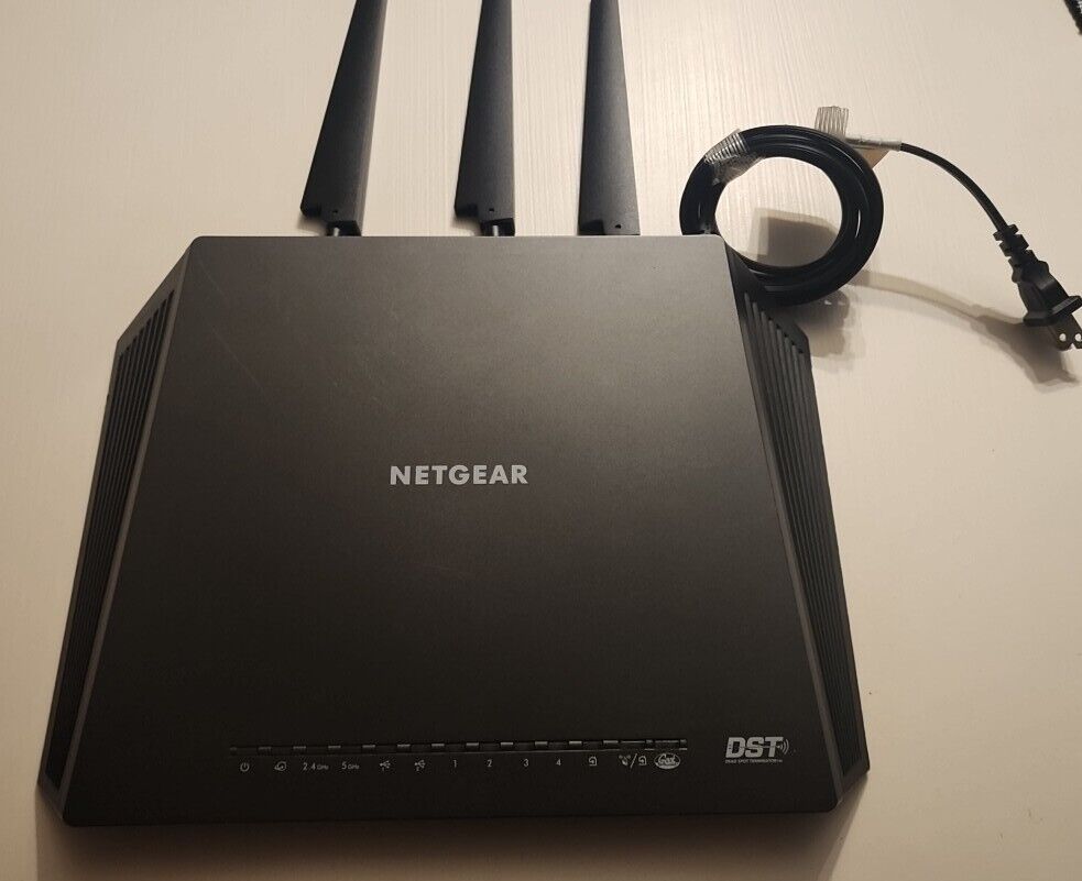 NETGEAR Nighthawk AC1900 Smart WiFi Router Model: R7300 DST 