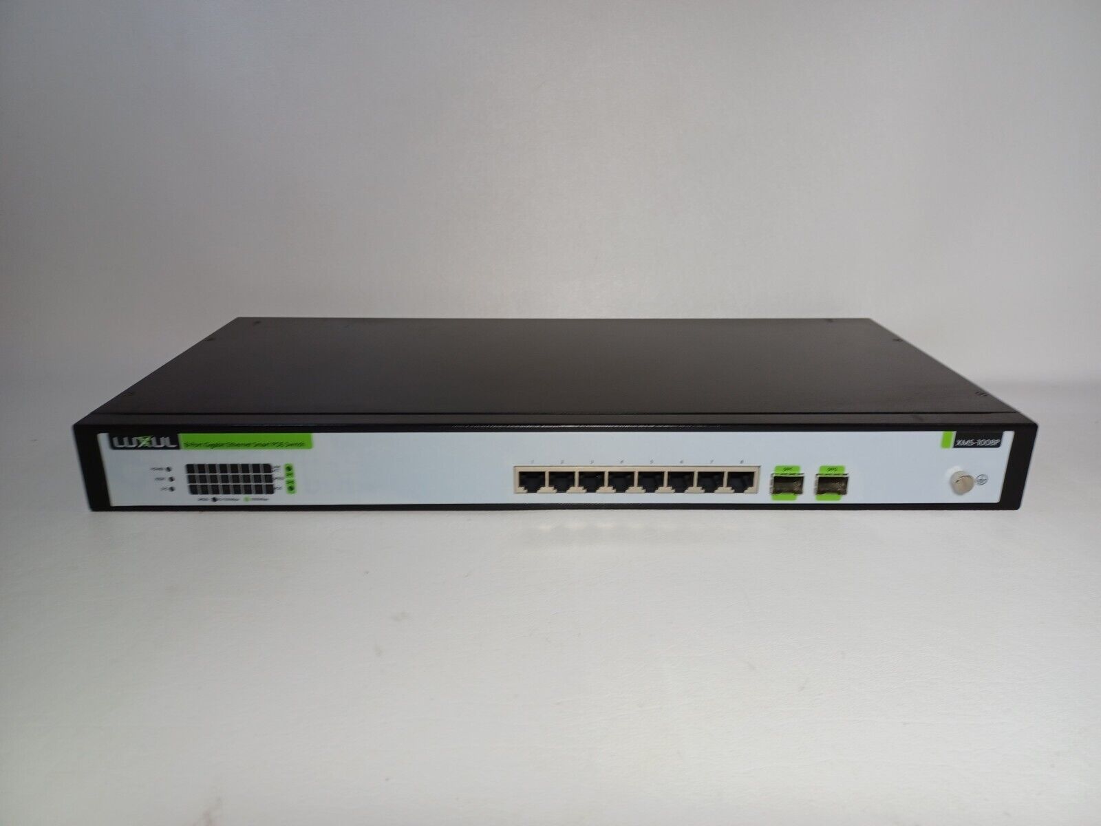 Luxul XMS-1008P 8-Port Gigabit Ethernet Smart POE Switch
