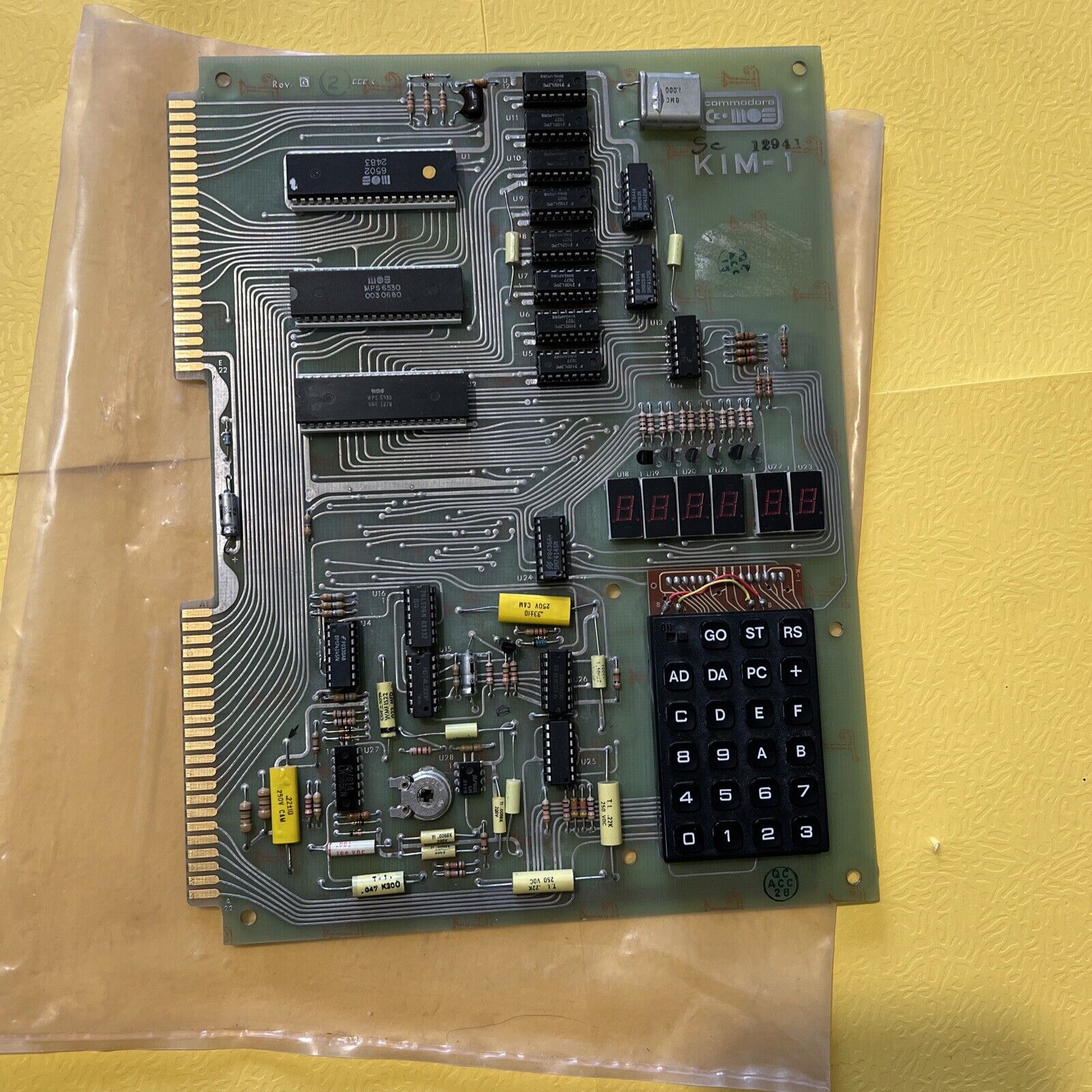 KIM-1  MOS Technology 6502 Commodore Single Board Computer