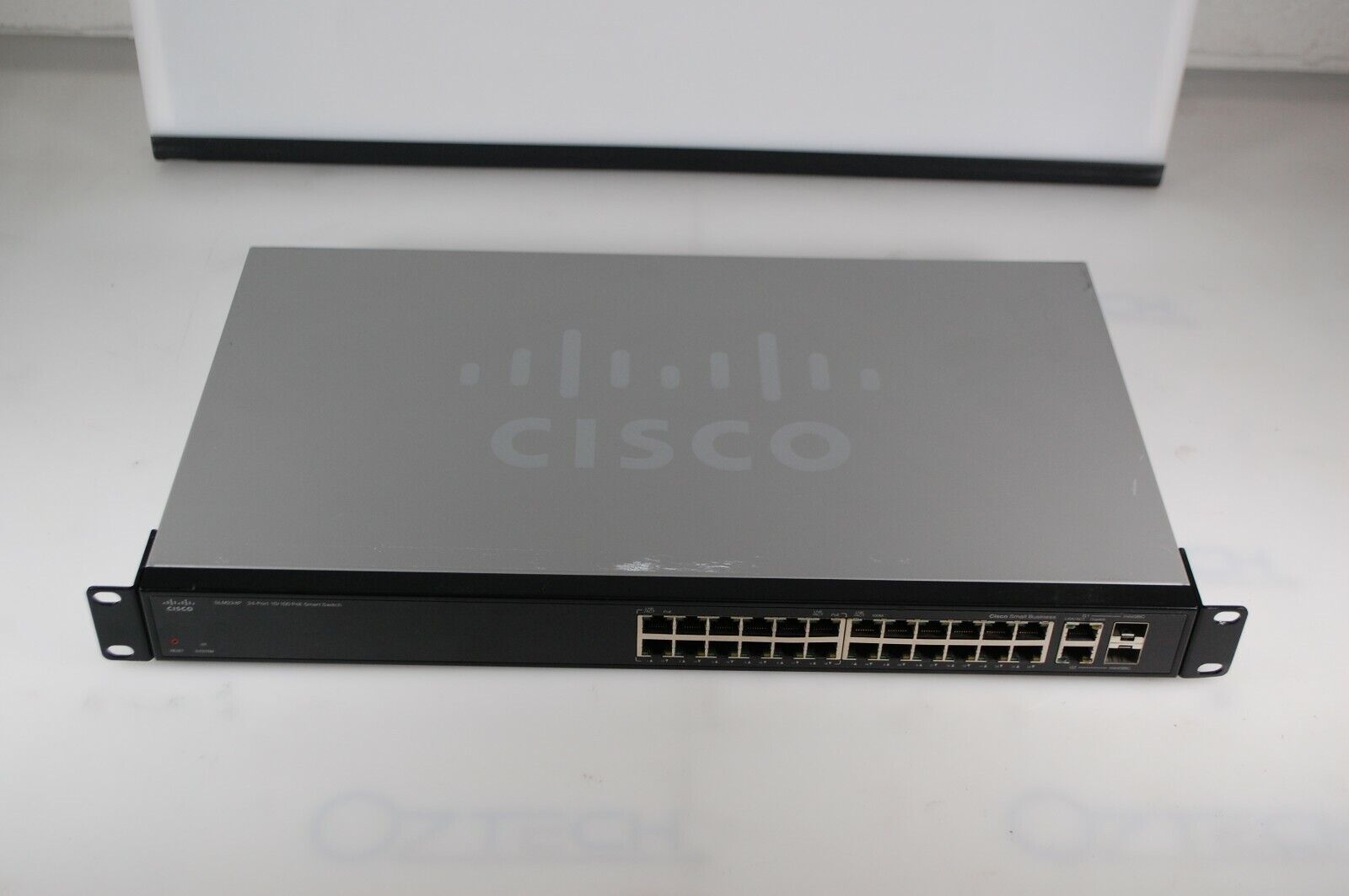 Cisco SLM224P 24-Port 10/100 PoE Smart Switch