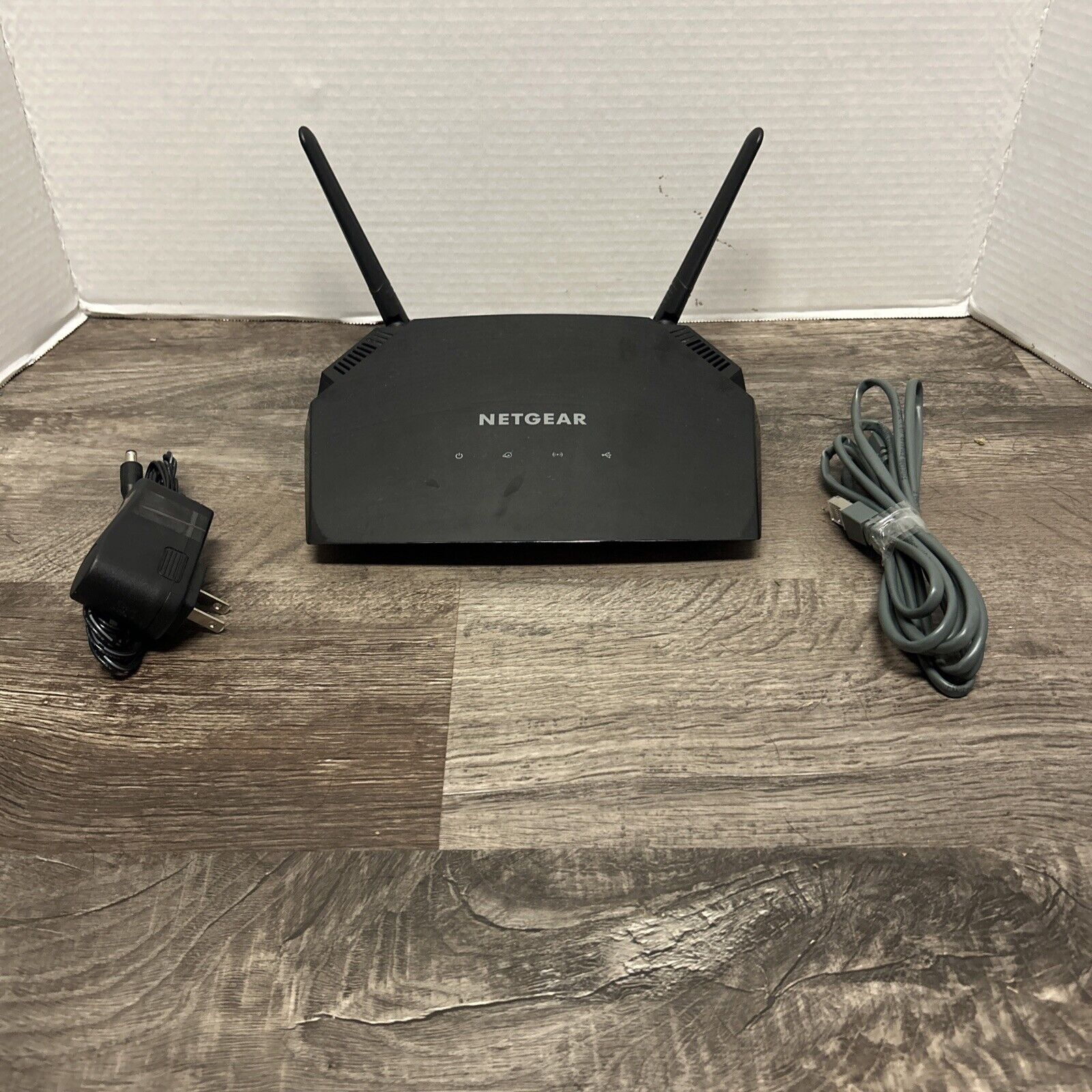 NETGEAR AC1600 Dual-Band Smart Wi-Fi Router - R6260-100NAS