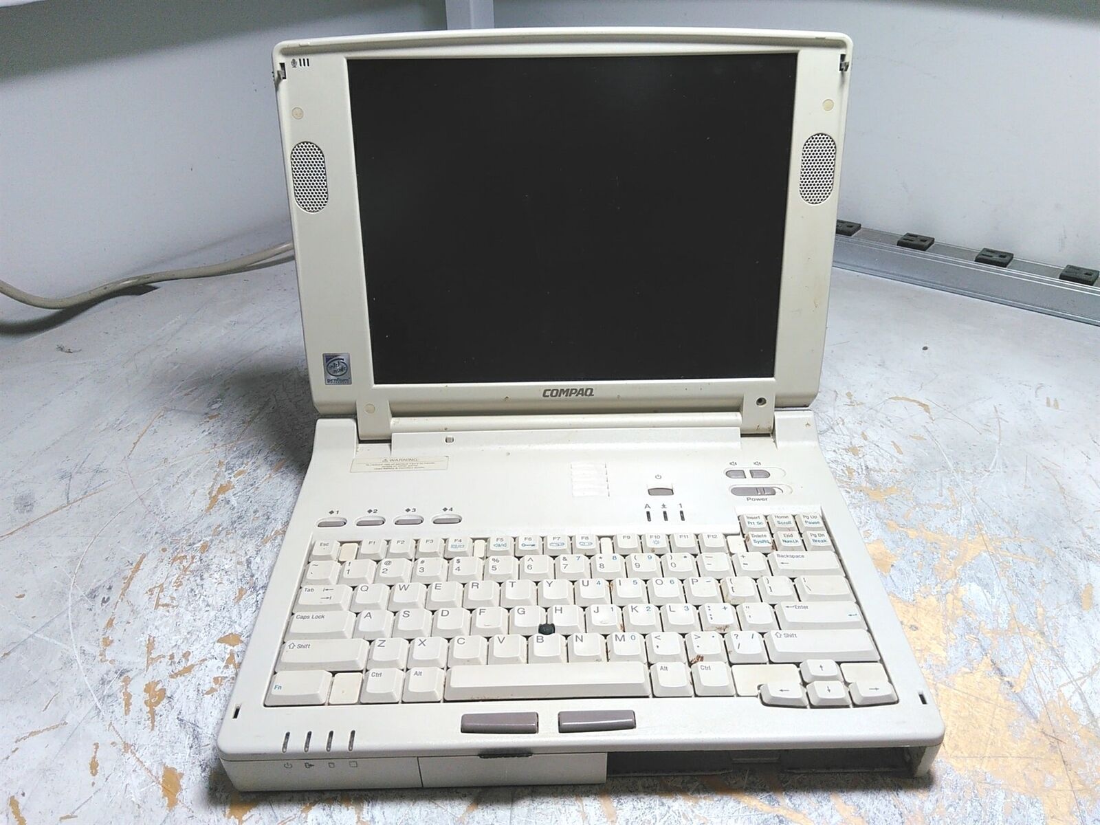 Compaq Armada 7770DMT Vintage Laptop Pentium MMX 32MB RAM No HDD
