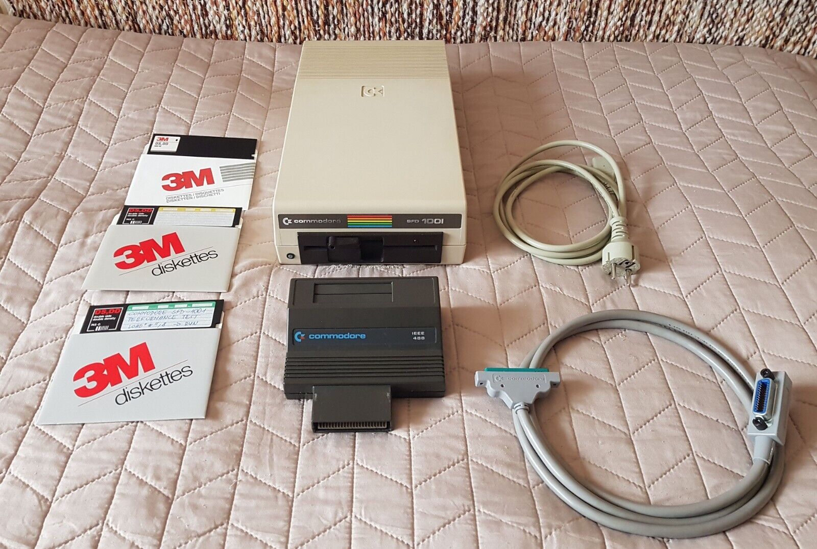 ULTRA RARE Commodore SFD-1001 Floppy Drive for C64/PET with IEEE-488 cartridge