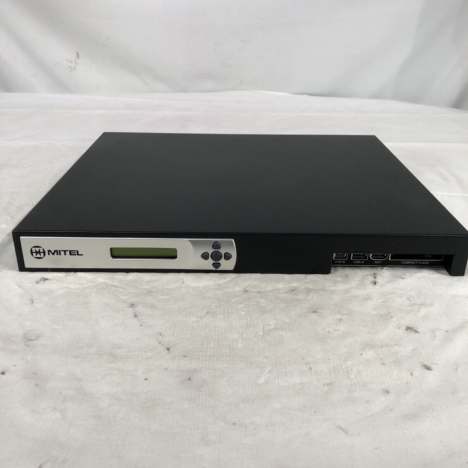 Mitel 5000 Communications Platform 580.1000 with DEM-16 module