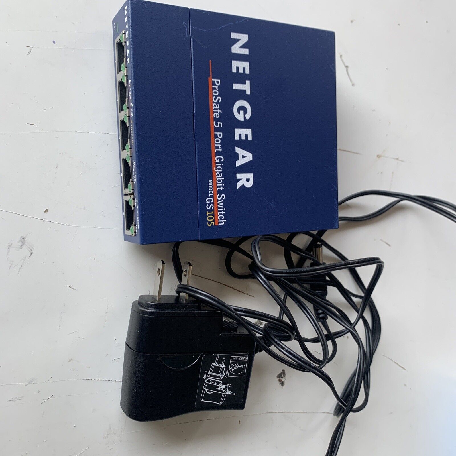 Netgear GS105 V5 Prosafe 5 Port Gigabit Switch WITH POWER ADAPTER 