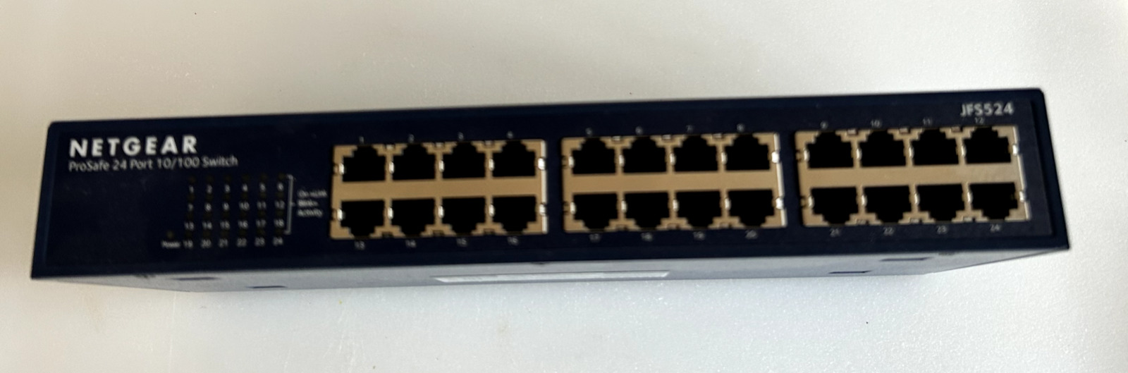 Netgear JFS524-200NAS ProSafe 24-Port 10/100 Mbps Fast Ethernet Switch