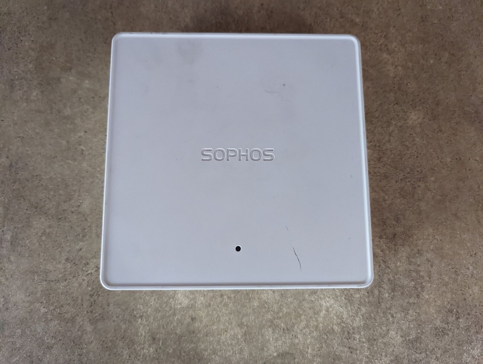 SOPHOS APX 320 WIRELESS HIGH-DENSITY SMALL 2X2:2 ACCESS POINT DUAL BAND G2-4(7)