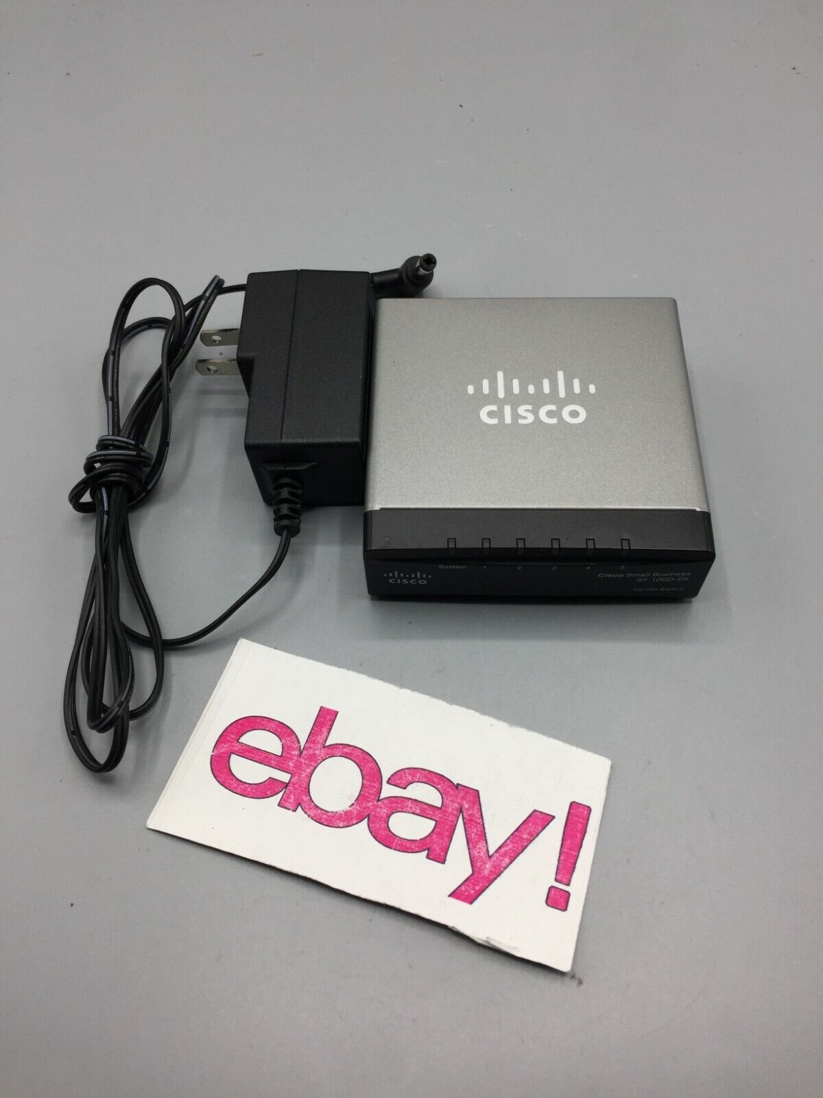 Cisco Small Business SF100D-05 5-Port Gigabit Ethernet Desktop Switch