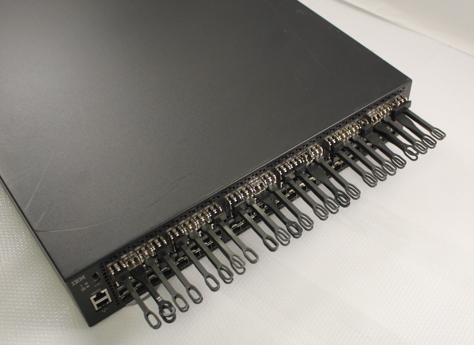 IBM 2498-F96 16GB 96 Port San Switch & 48 16Gb Brocade SFP modules Tested