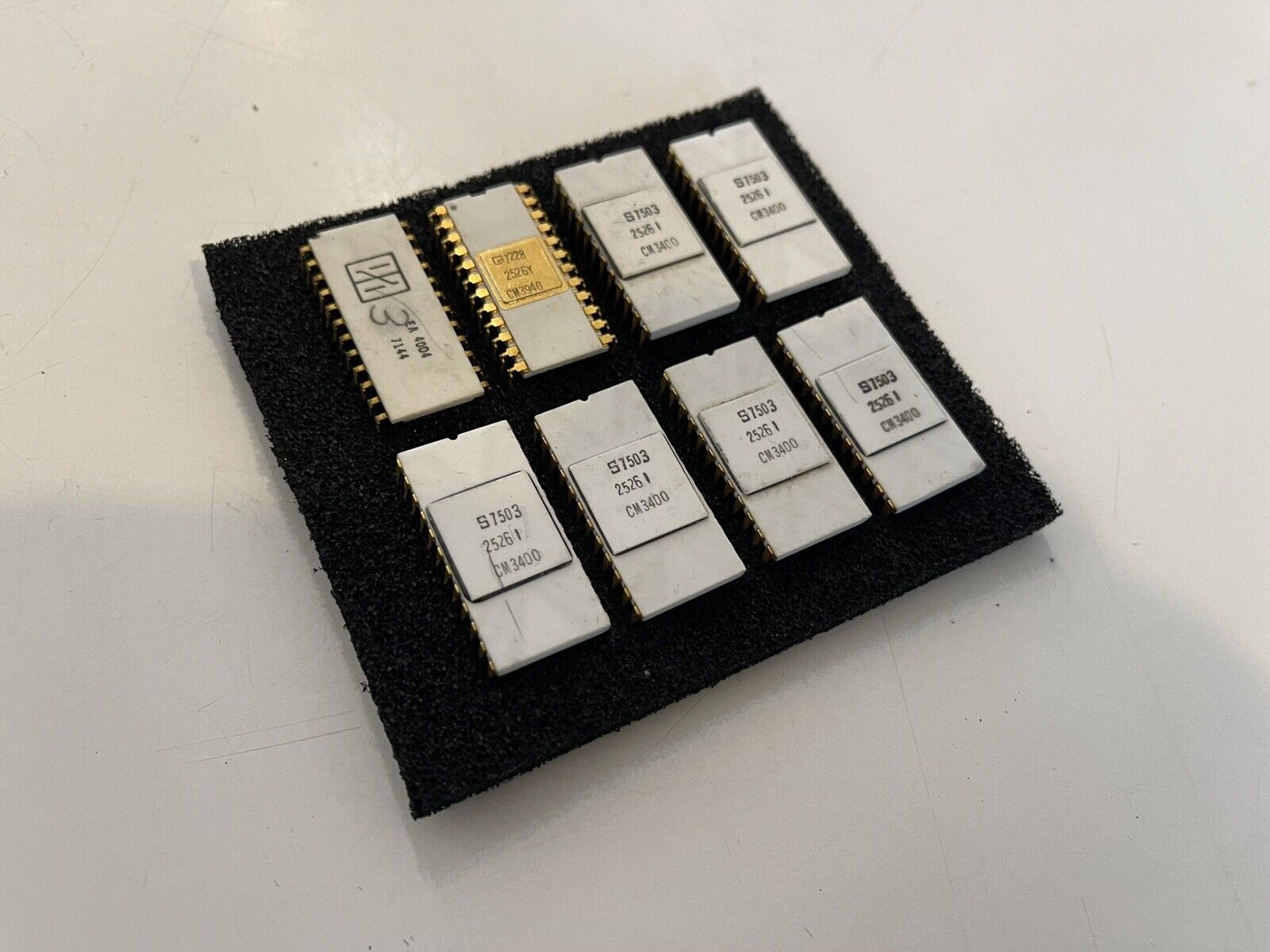 Signetics + EA Vintage ROM Chips - Gold + Ceramic 1975 - 4004, 2526