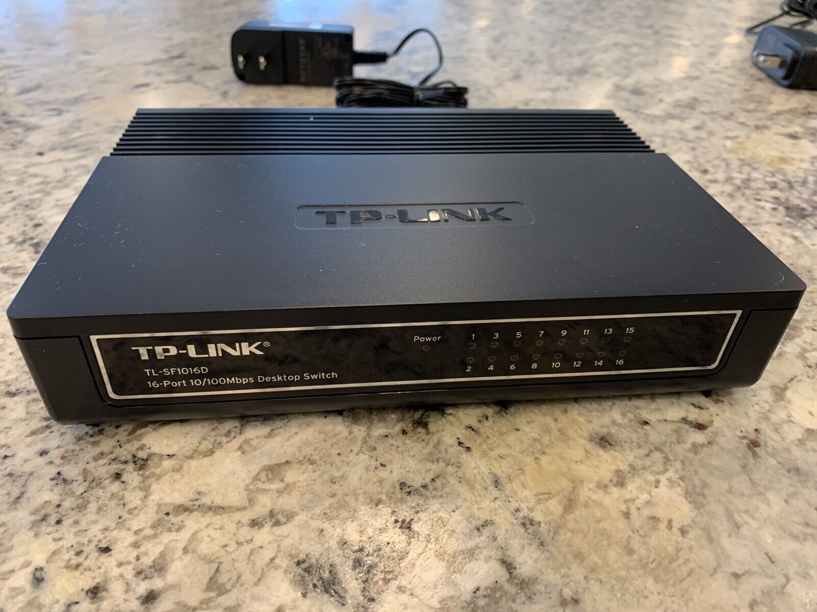  TP-LINK TL-SF1016D 16-Port Fast Ethernet 10/100Mbps Desktop Network Switch 