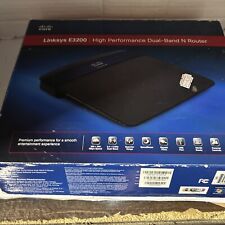 Linksys E3200 300 Mbps 4-Port Gigabit Dual Band Wireless 802.11 b/g/n picture