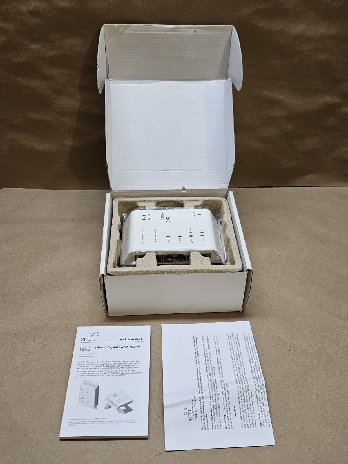 3COM IntelliJack Gigabit Switch NJ2000 3CNJ2000 New Open Box
