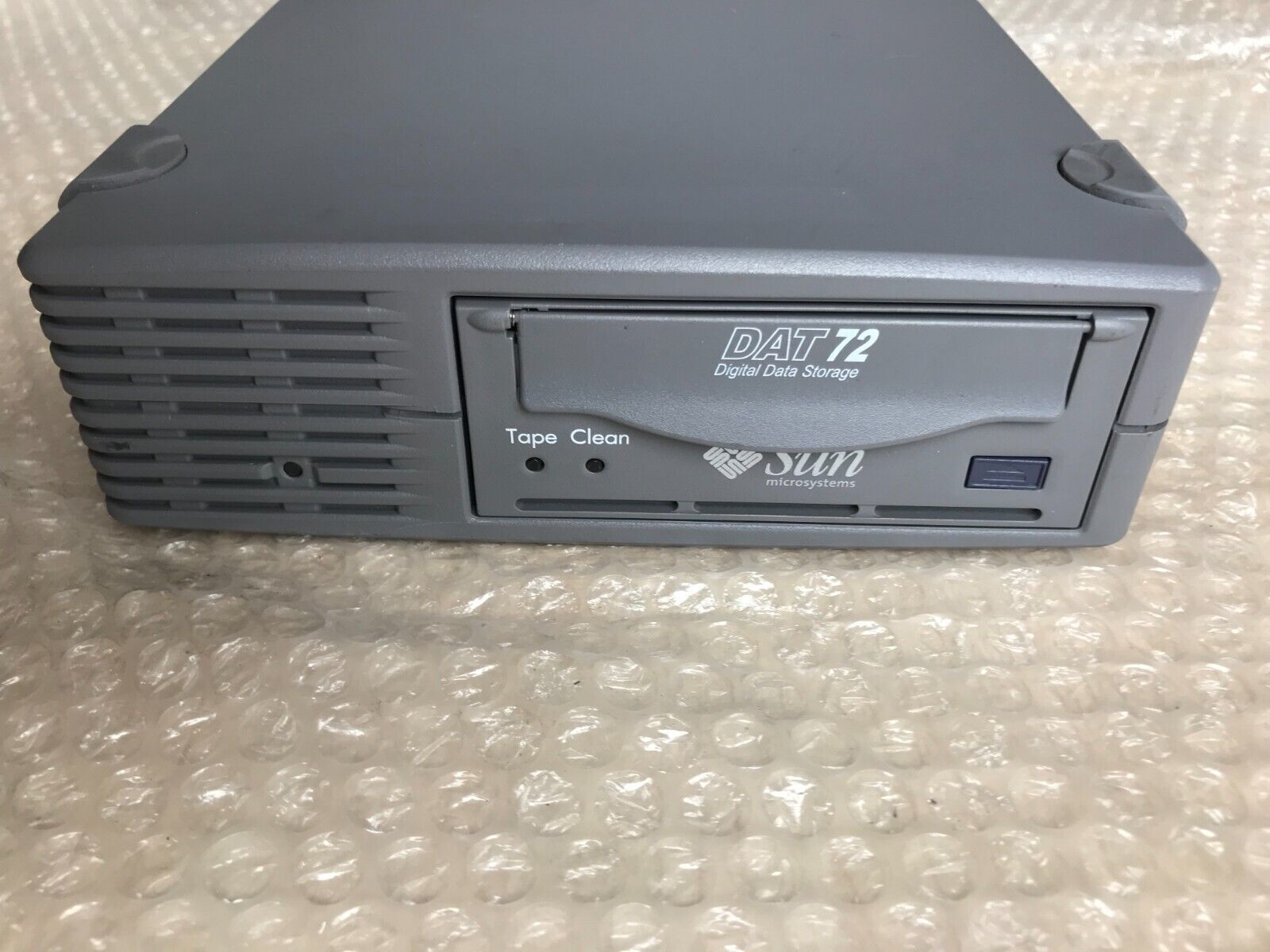 Sun Microsystems DAT72 LVD / SCSI External Tape Drive / 380-1323-02