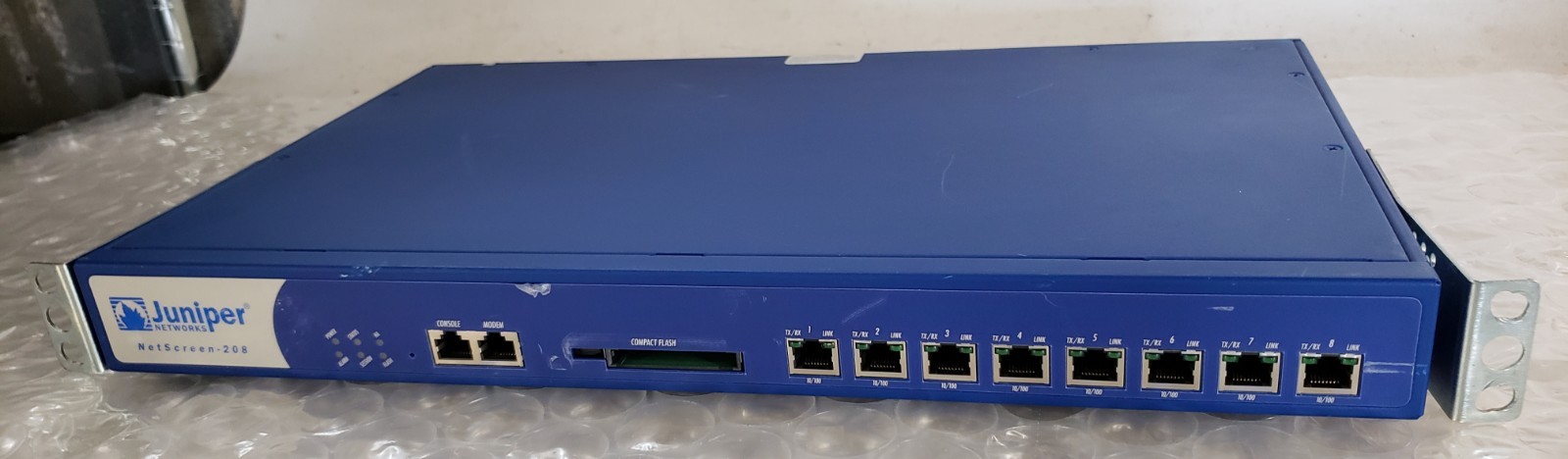 Juniper NetScreen-208 NS-208-001-DC Firewall Security Appliance w/ 2x Ears
