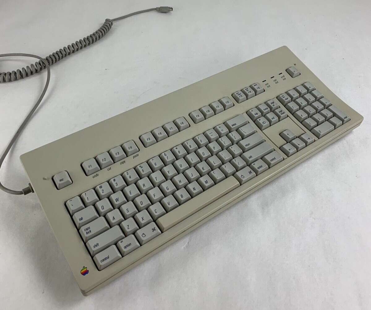 Vintage Apple M0115 Beige Handheld Wired Mechanical Standard Keyboard Tested
