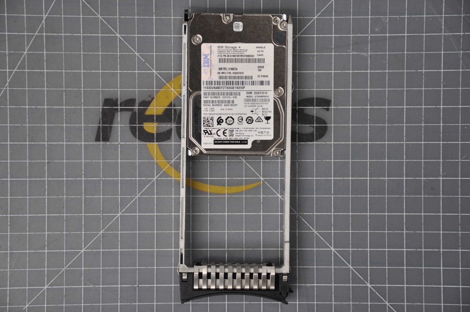 IBM 300GB 10K 64MB SAS-2.5\'\' ST300MP0015 01NN794