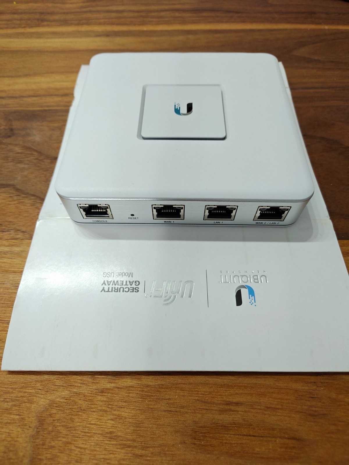 Ubiquiti Networks UniF Security Gateway Gigabit Router with Power Adapter in box