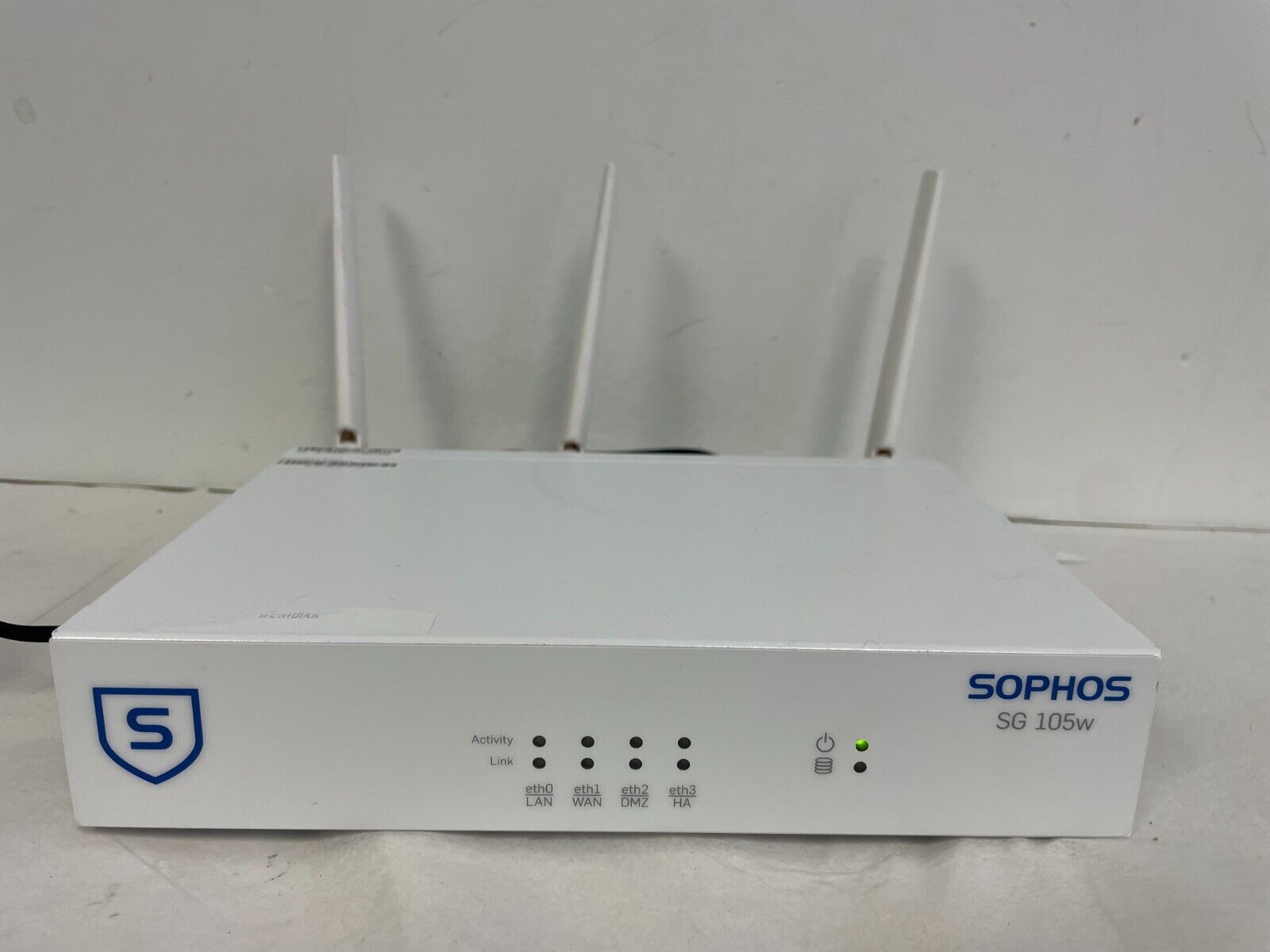 Sophos SG-105W Rev 2 UTM Firewall Security Appliance 8-Port w/Power Adapter
