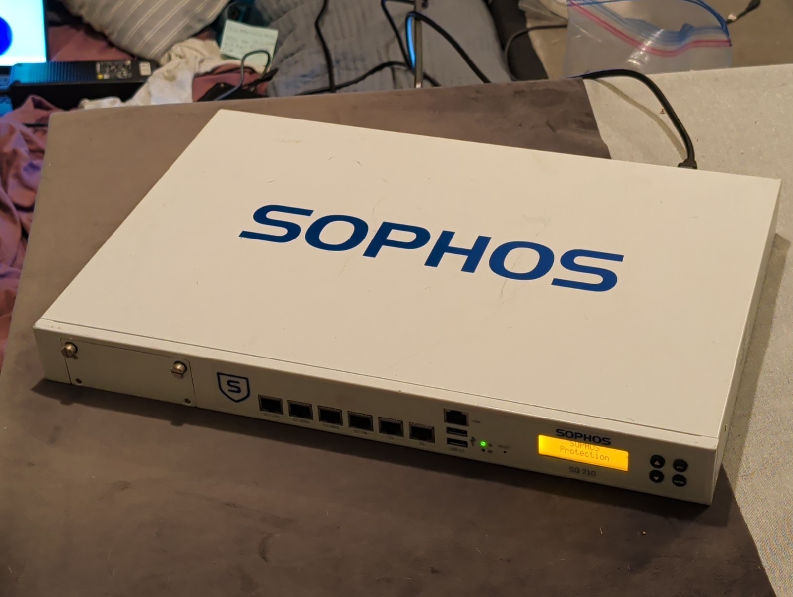 *Sophos XG 210 Rev. 3 Network Security Firewall Appliance*  Sophos XG 210 Rev. 3