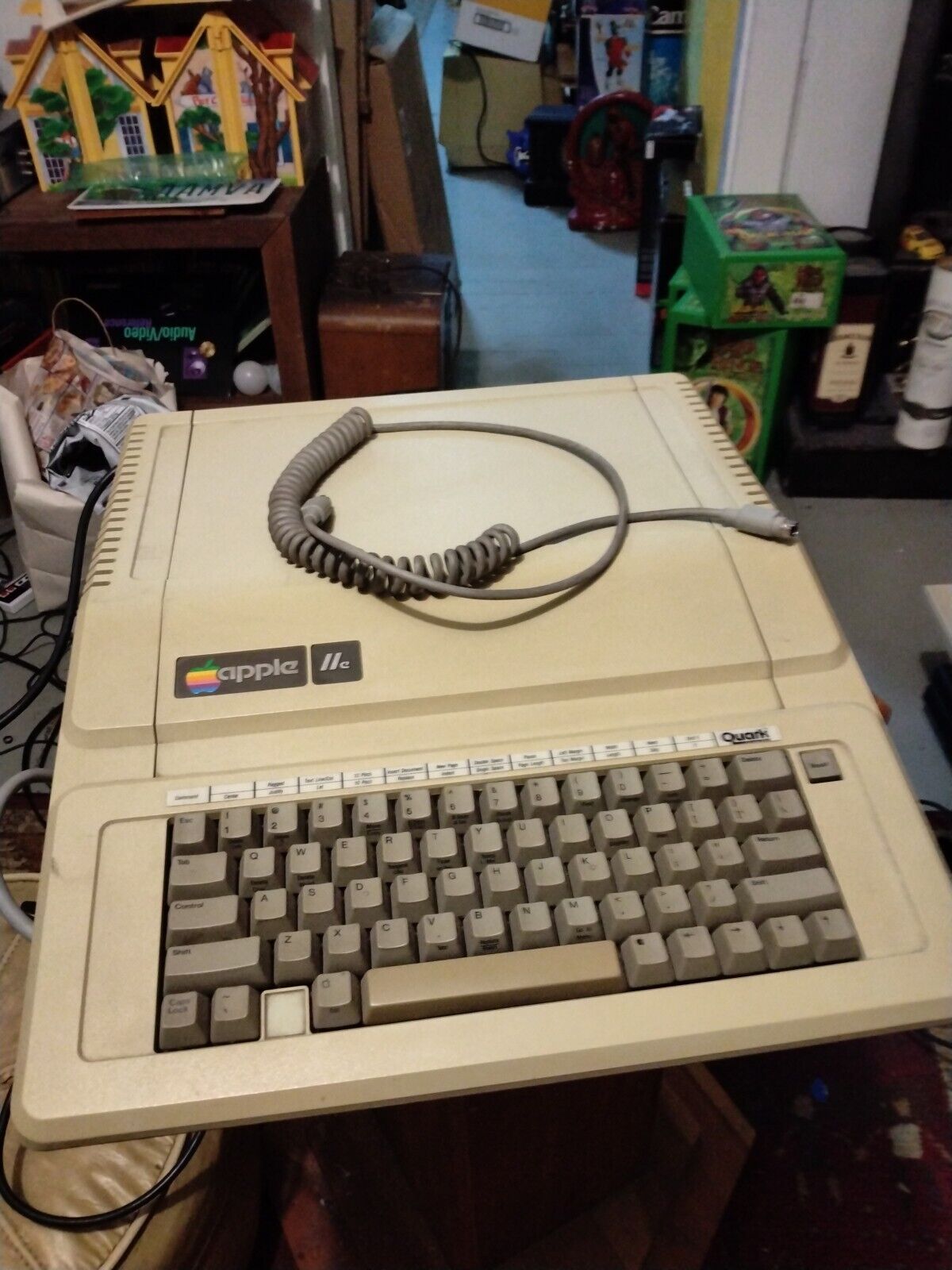 Vintage Apple IIe 2e iie Computer A2S2064 