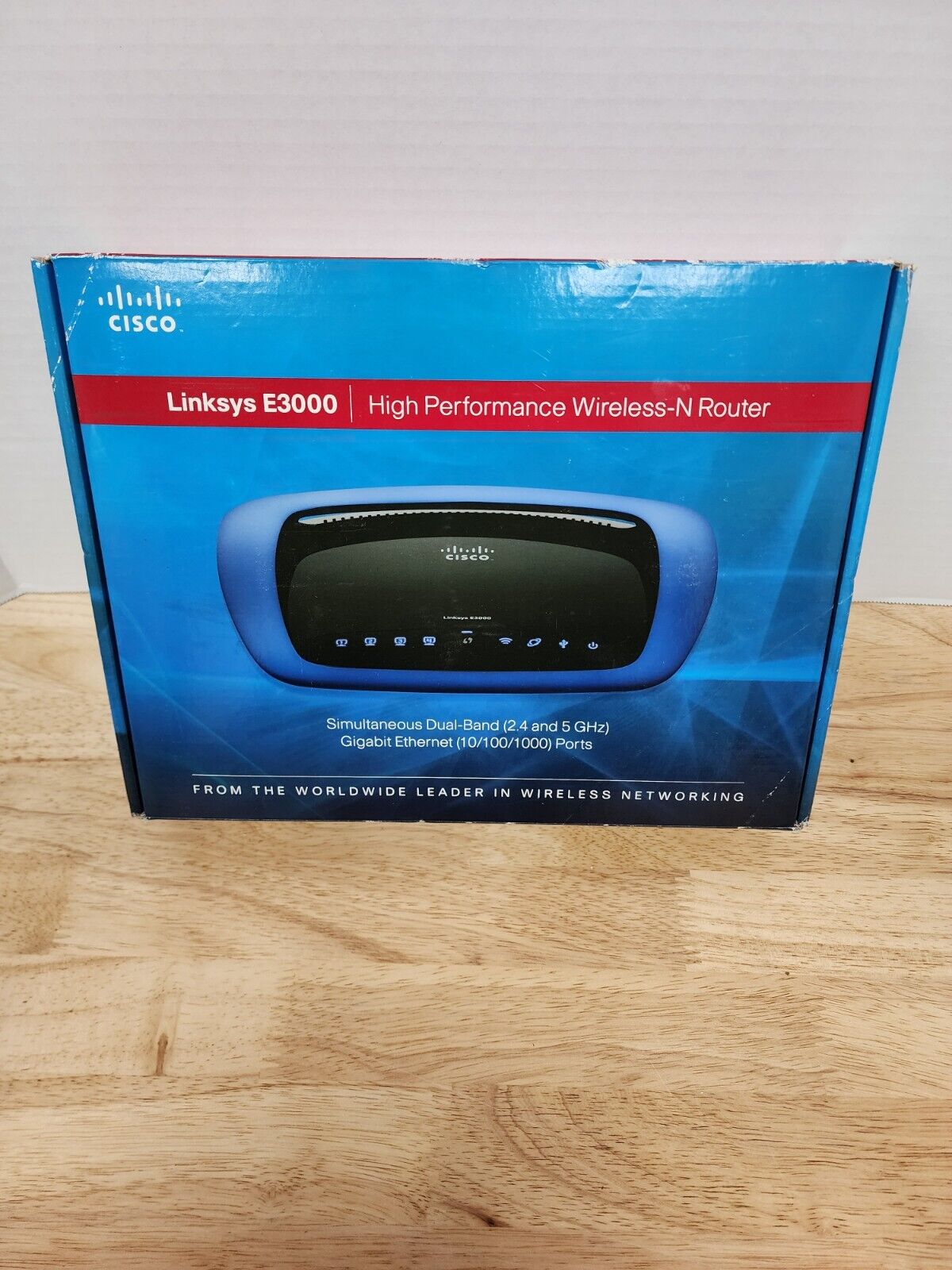 Cisco Linksys E3000 High Performance Wireless-N Router -In Box B2