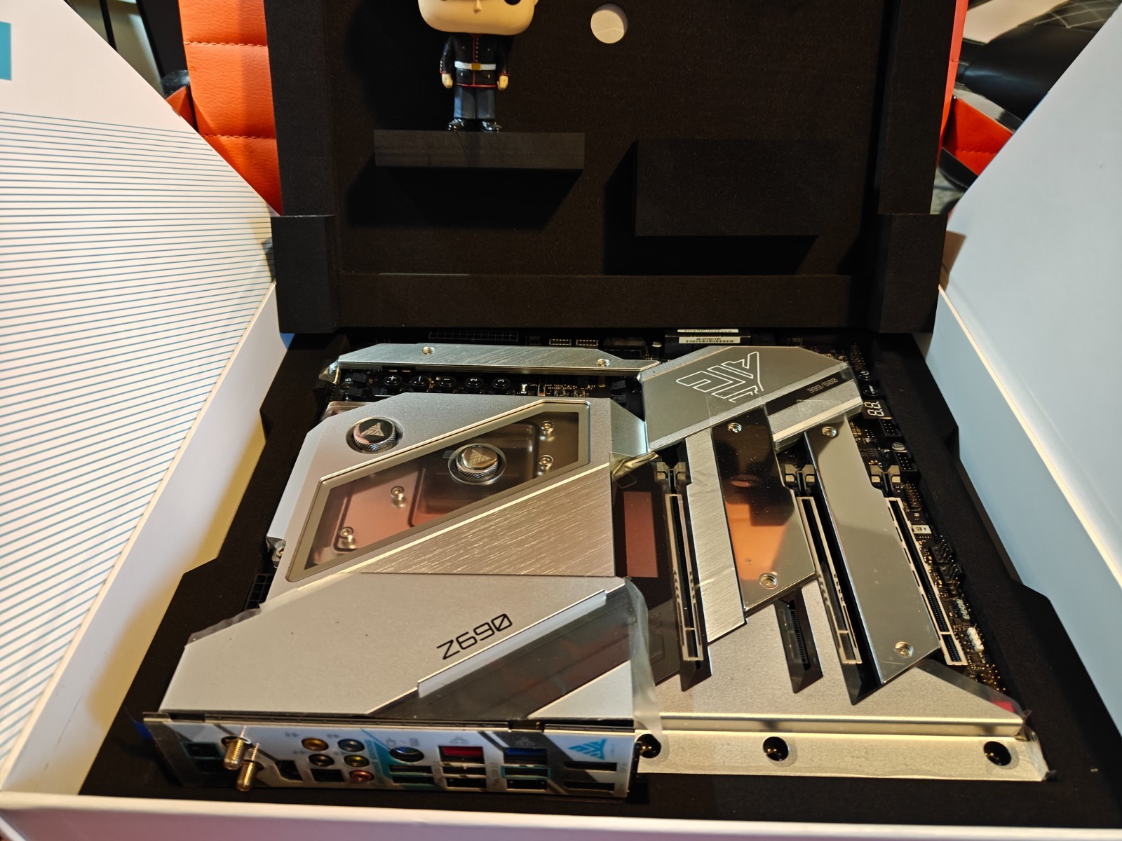 Z690 Aqua OC  Intel LGA 1700 E-ATX Motherboard OpenBox Never UsedAll Accessories