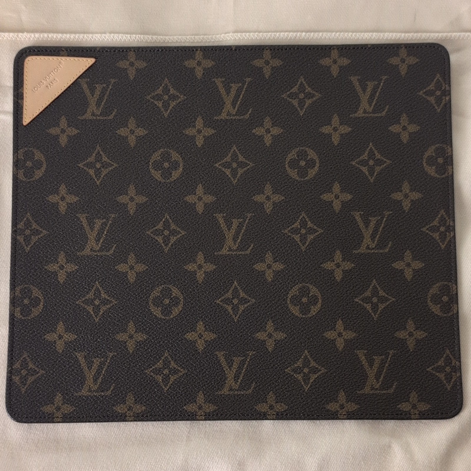 Louis Vuitton GASTON Mousepad - New