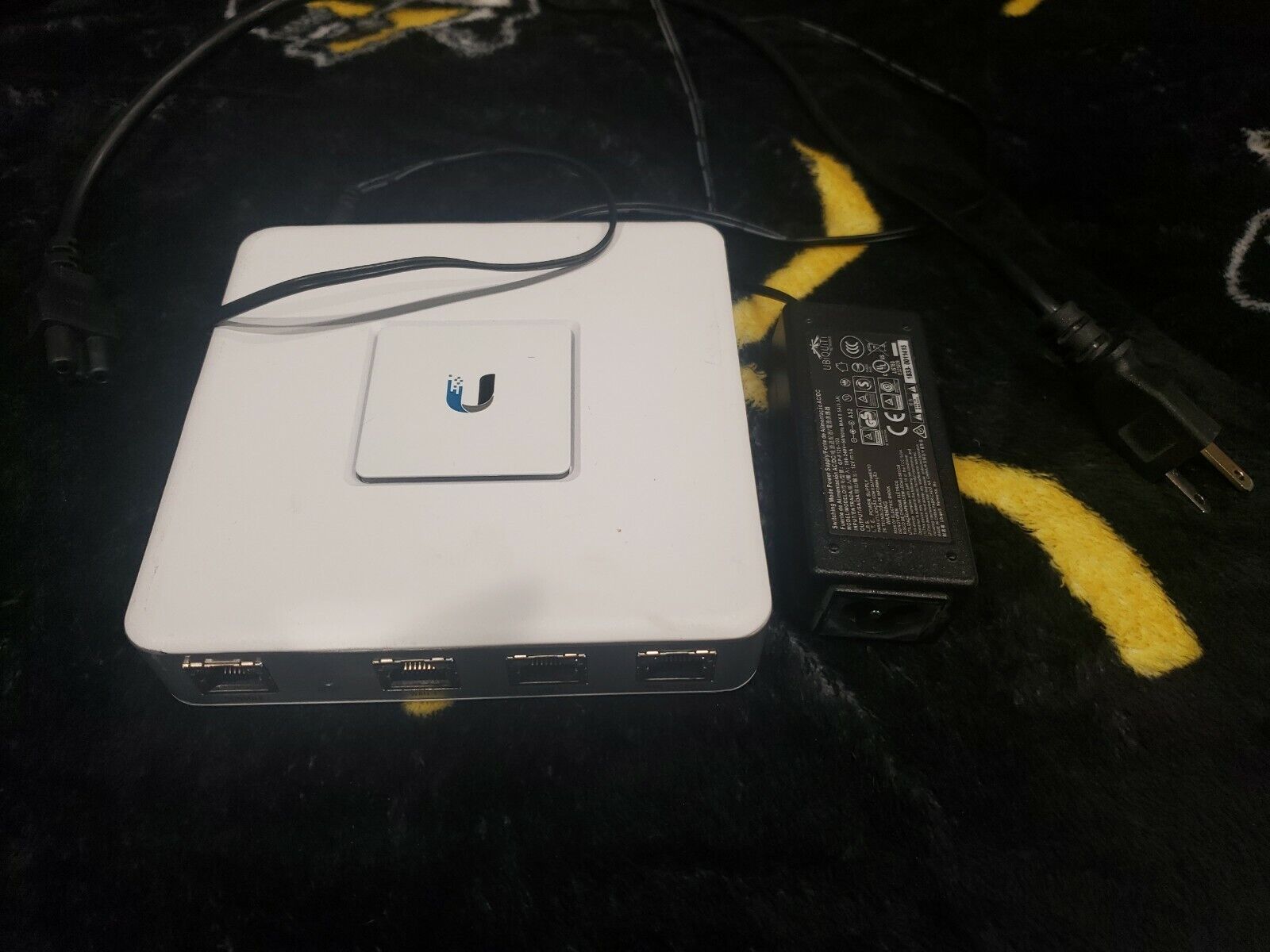 Ubiquiti Networks USG Unifi 1000Mbps Security Gateway - Excellent ConditionÂ 