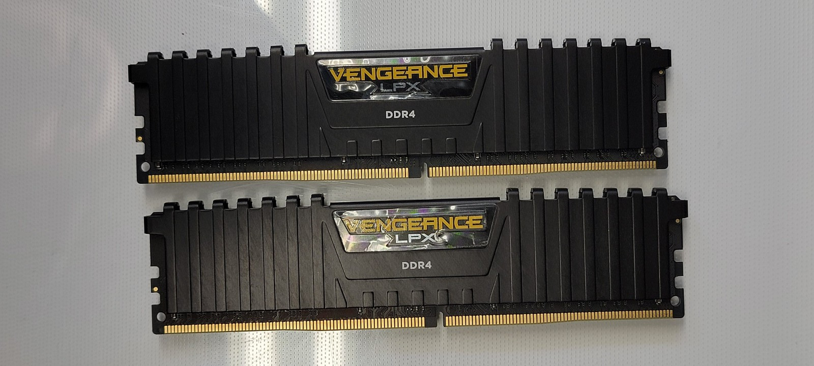 CORSAIR VENGEANCE LPX 16GB (2X8GB) DDR4 3000MHz CMK16GX4M2B3000C15 MEMORY *QTY