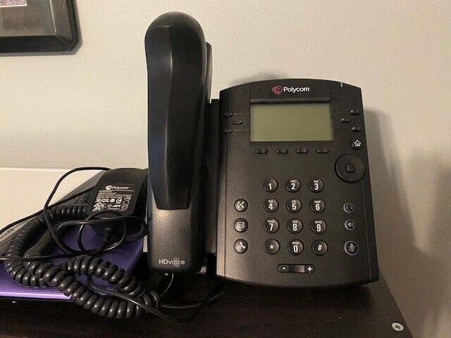 Polycom VVX 311 Display Business Office IP Phone with headset. 